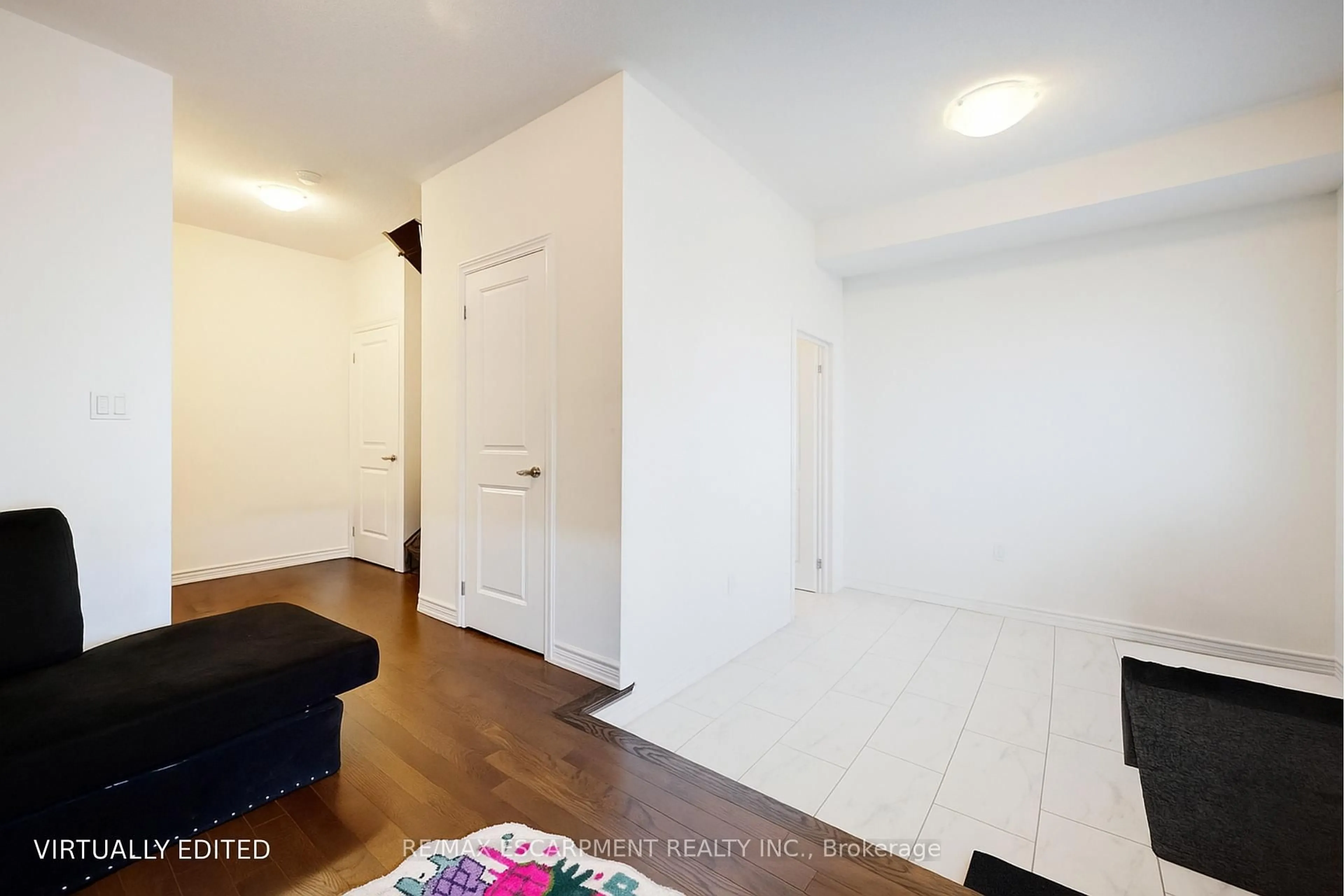 Indoor entryway for 12230 McLaughlin Rd, Caledon Ontario L7C 4K8