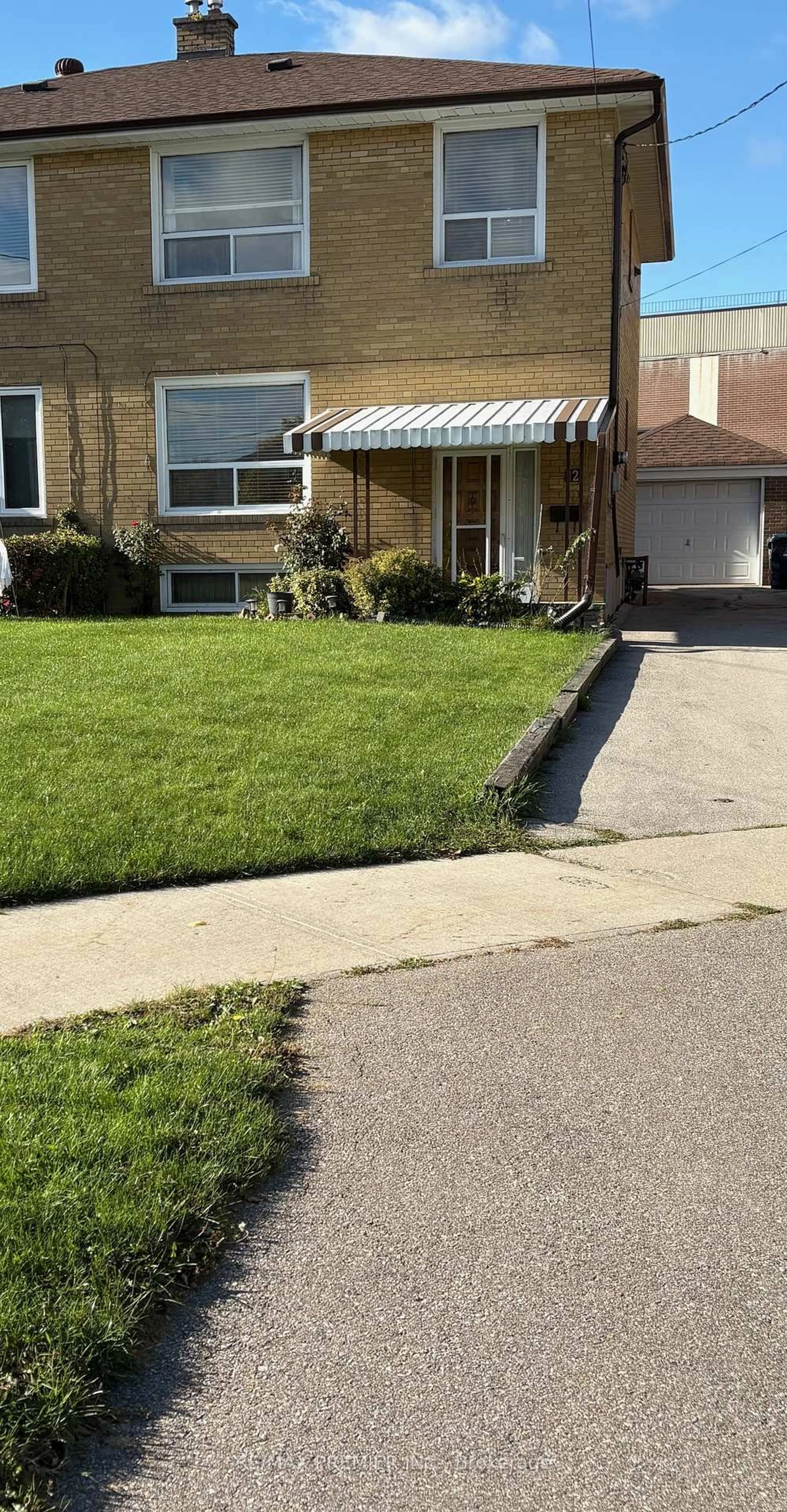 Unknown for 12 Sonnet Crt, Toronto Ontario M6L 1J7