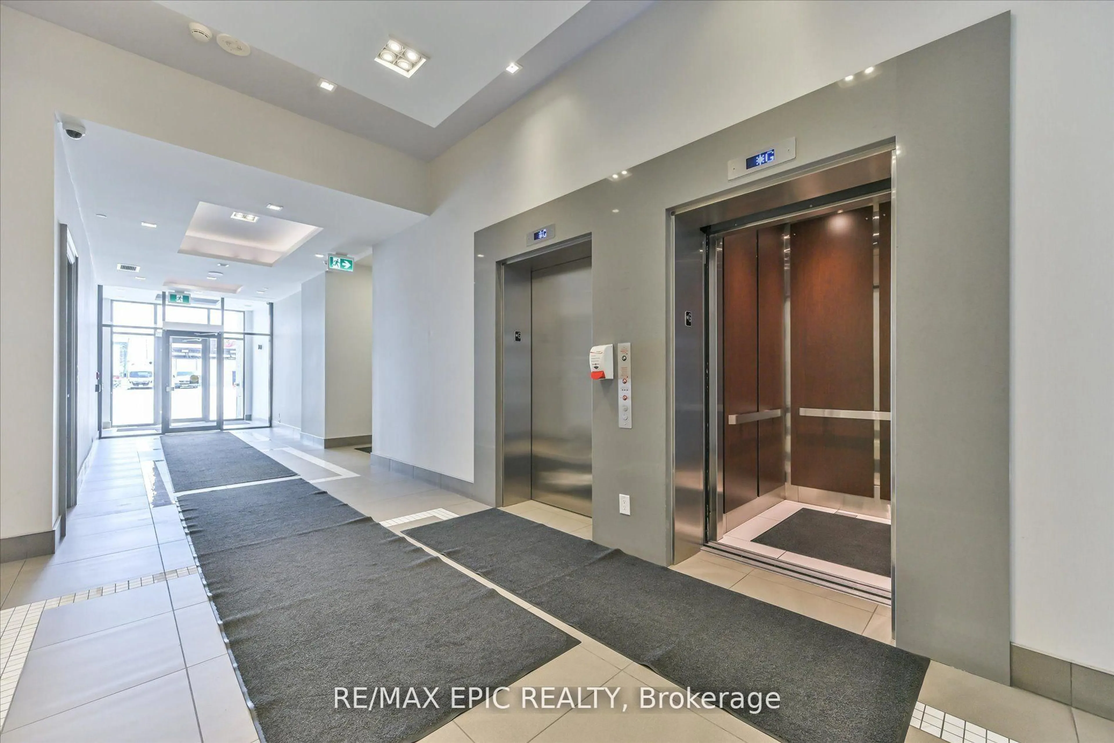 Indoor foyer for 16 McAdam Ave #204, Toronto Ontario M6A 0B9