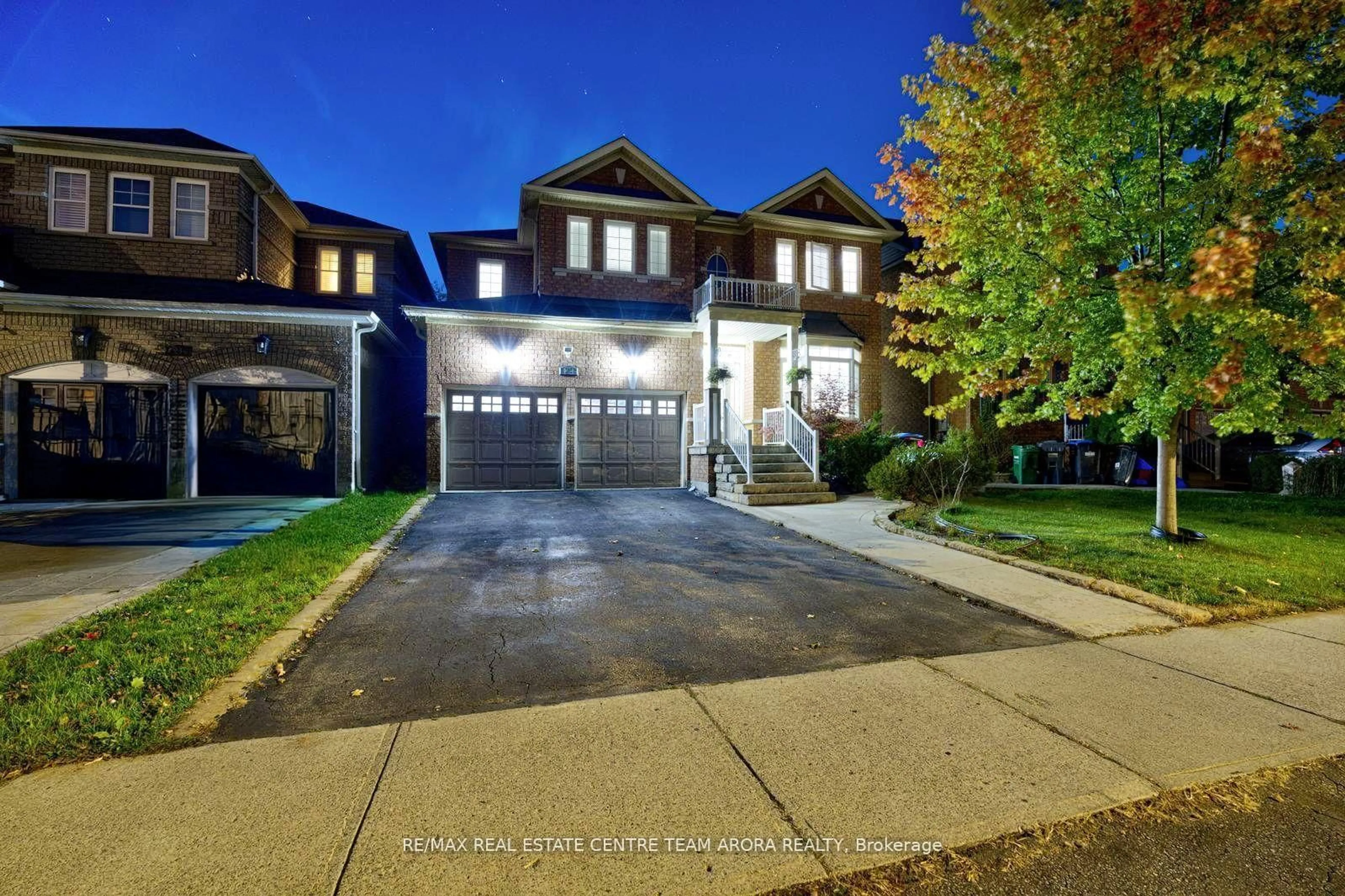 Home with brick exterior material, street for 22 Outlook Ave, Brampton Ontario L6Y 5N9