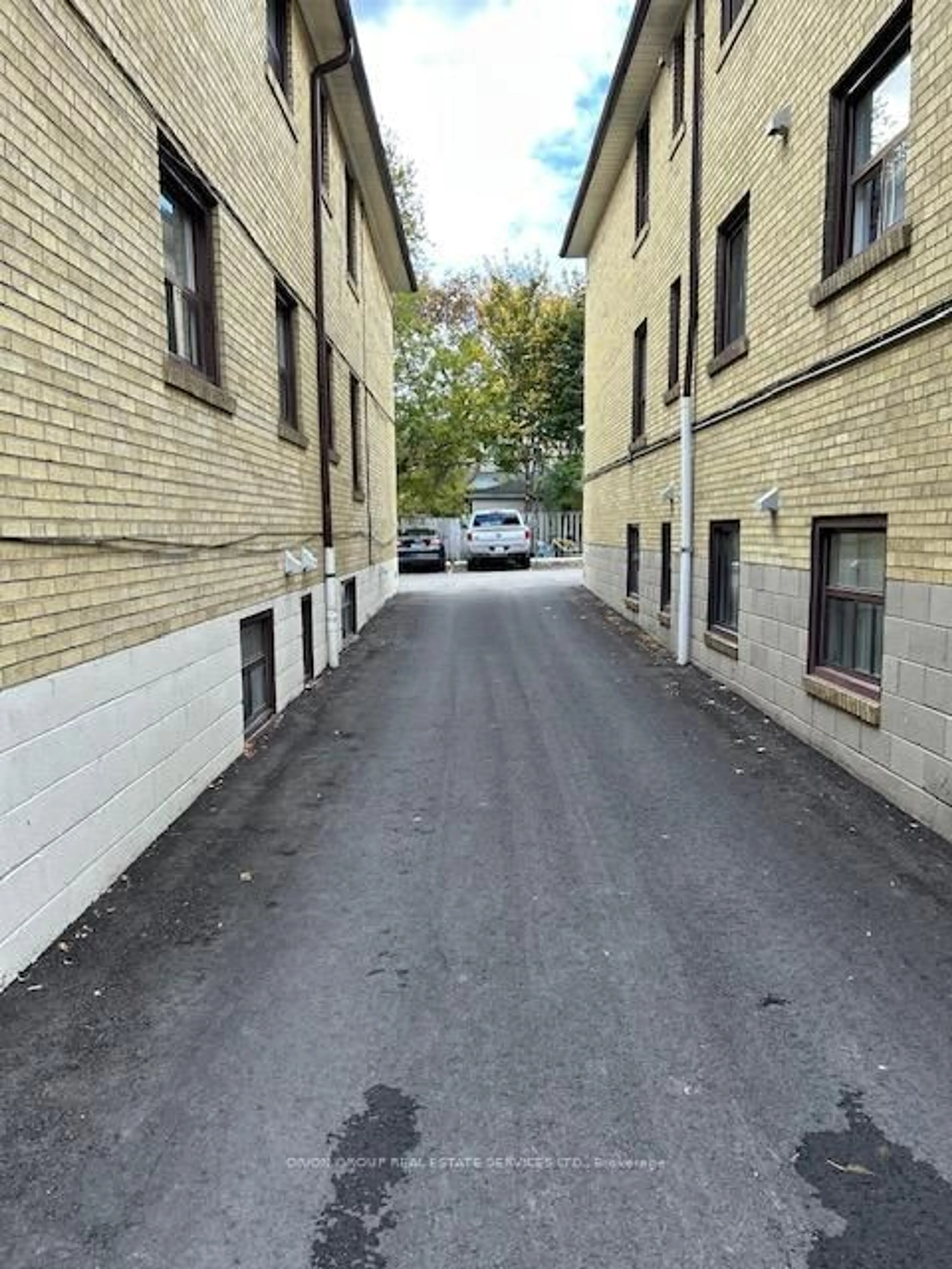 Parking for 44 Albert Ave, Toronto Ontario M8V 2L7