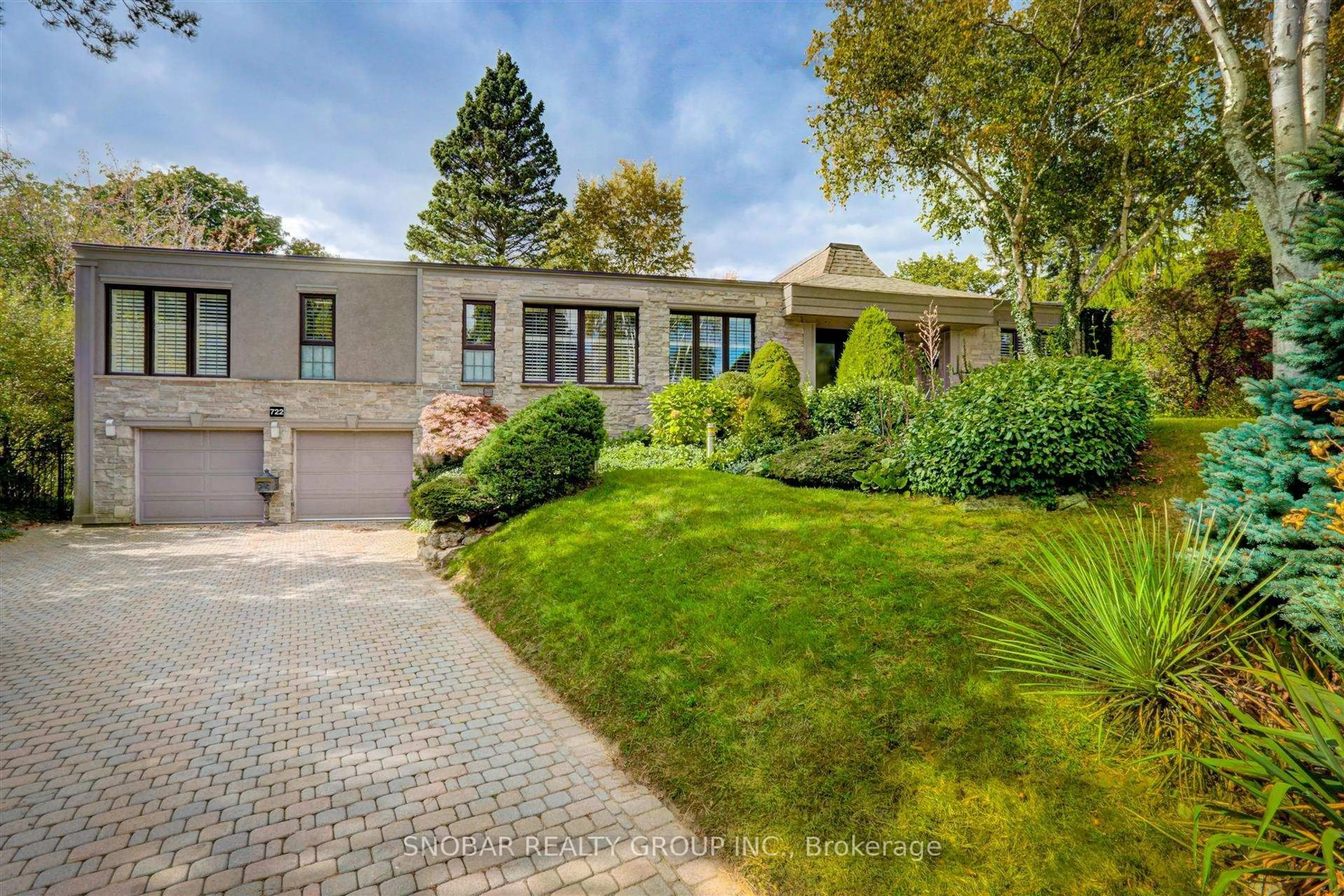 Home with brick exterior material, street for 722 Nautalex Crt, Mississauga Ontario L5H 1A7