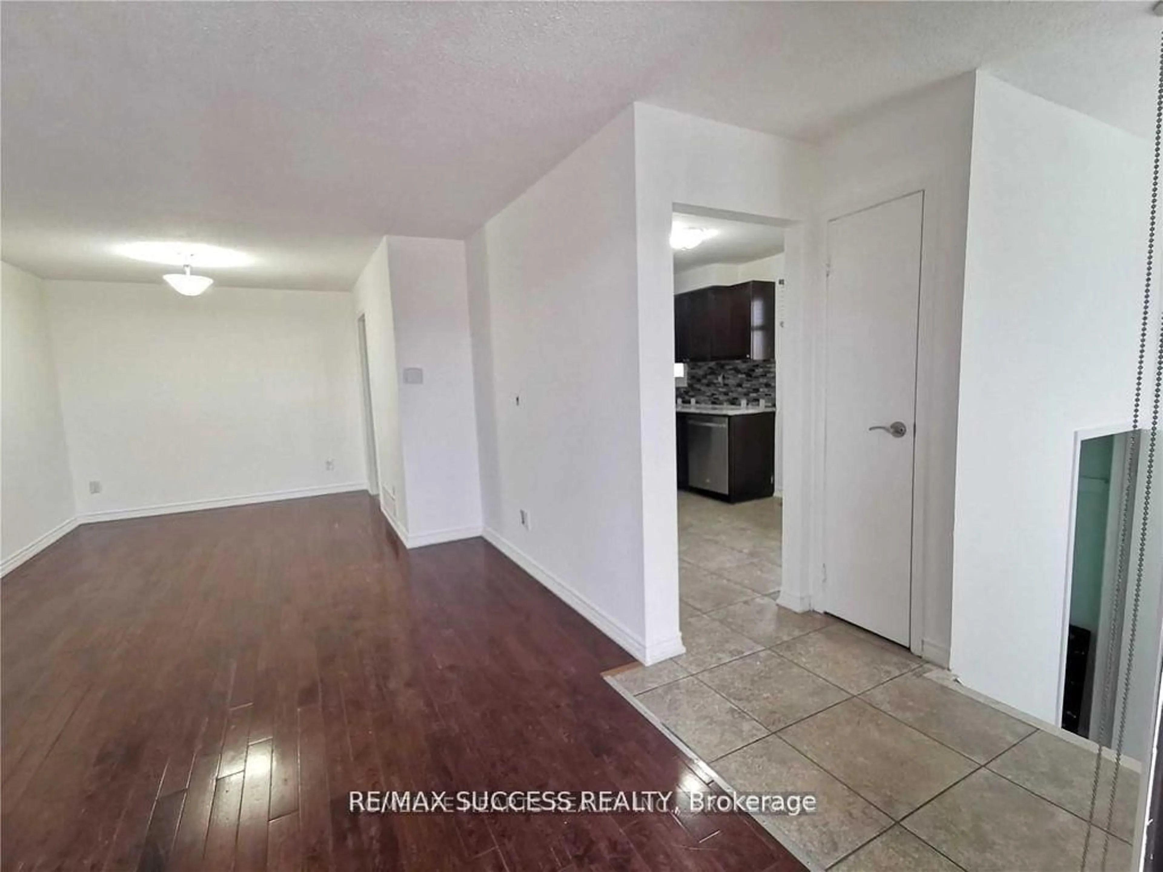 A pic of a room for 32 Martindale Cres, Brampton Ontario L6X 2T9