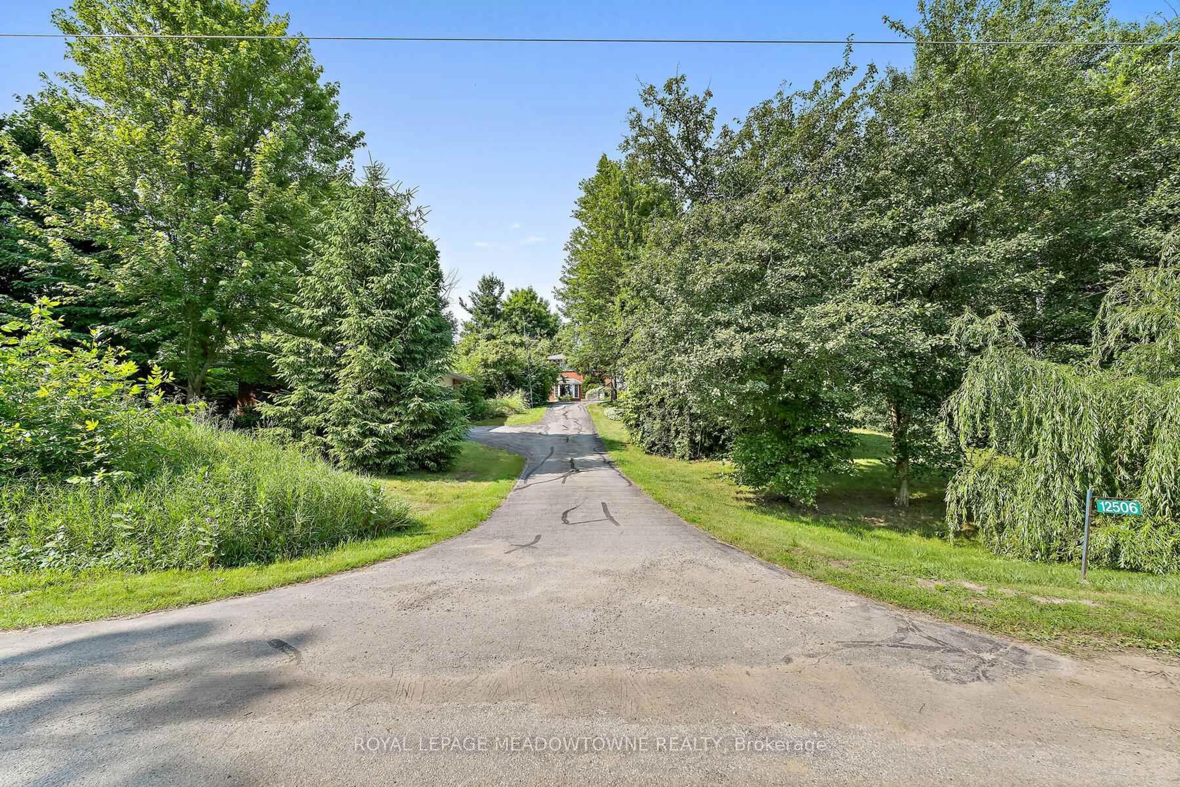 A pic from outside/outdoor area/front of a property/back of a property/a pic from drone, unknown for 12506 Eighth Line, Halton Hills Ontario L7G 4S4
