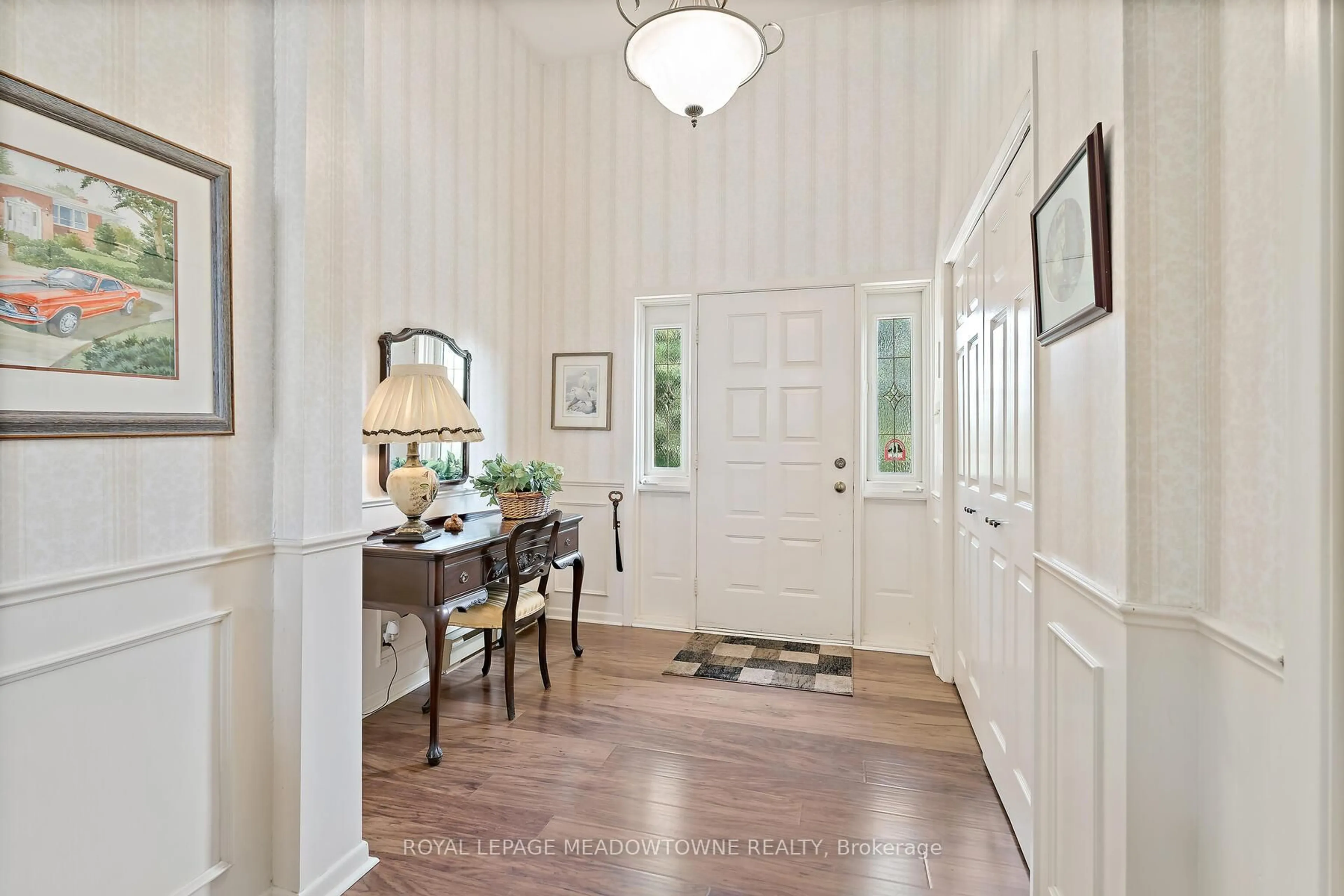 Indoor entryway for 12506 Eighth Line, Halton Hills Ontario L7G 4S4