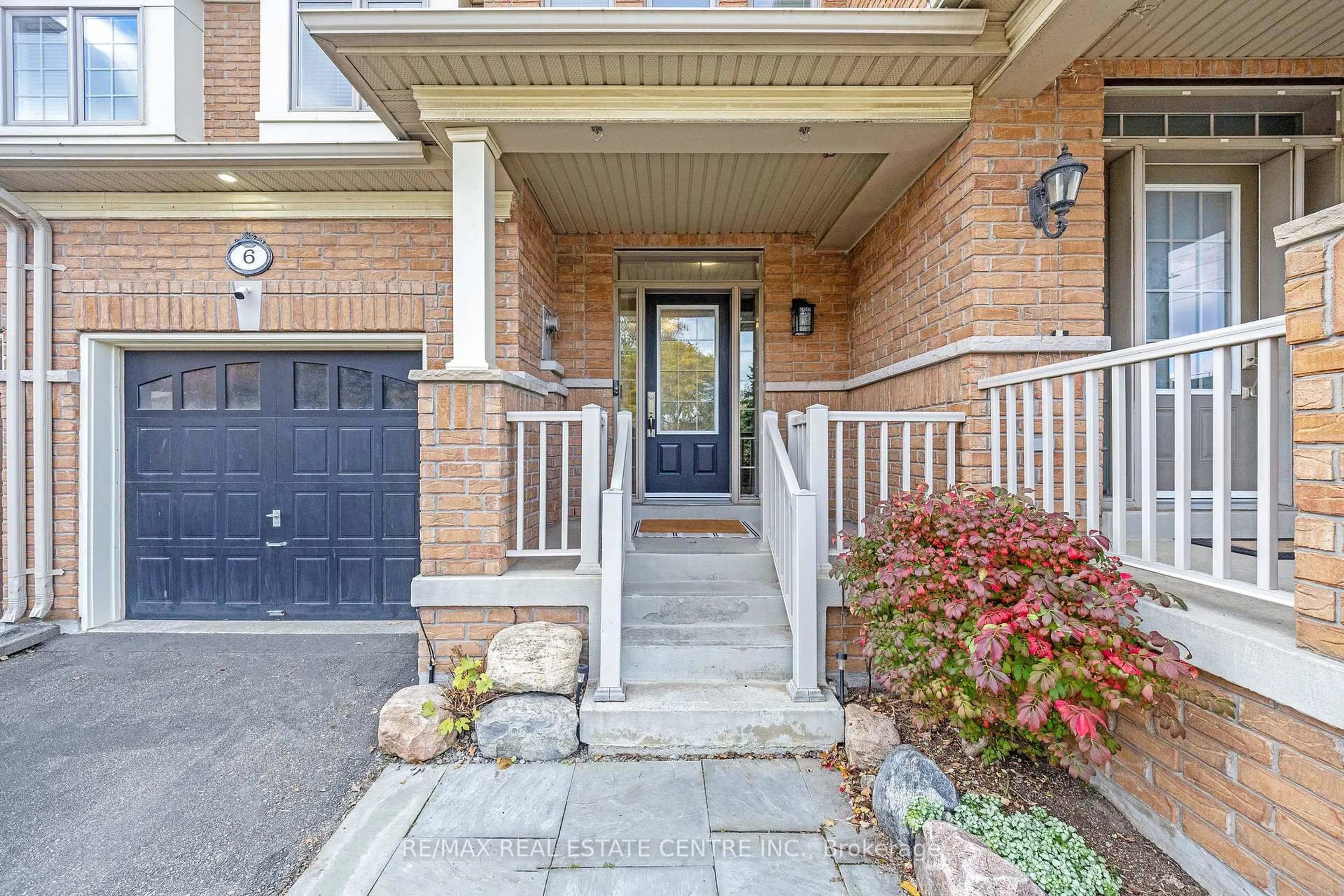 Unknown for 6 Whitmer St, Milton Ontario L9T 0R5