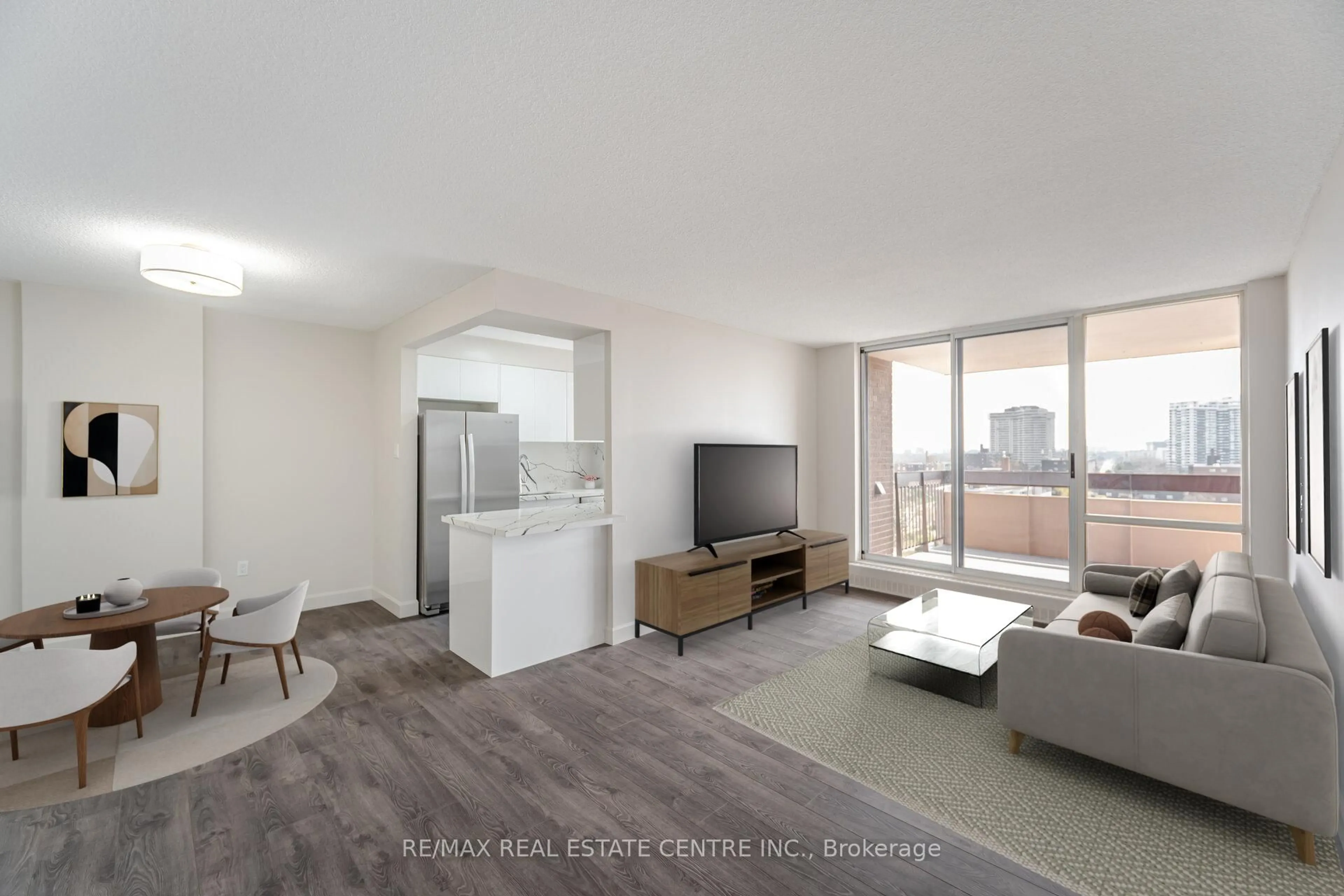 Living room with furniture, unknown for 1615 Bloor St #1111, Mississauga Ontario L4X 1S2