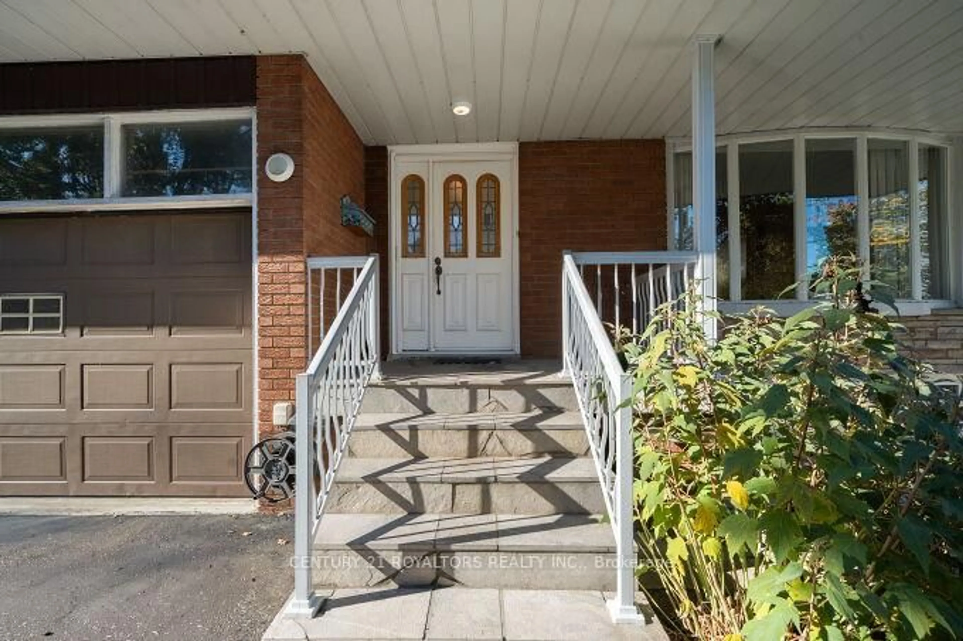 Unknown for 443 Atwater Ave, Mississauga Ontario L5G 2A4