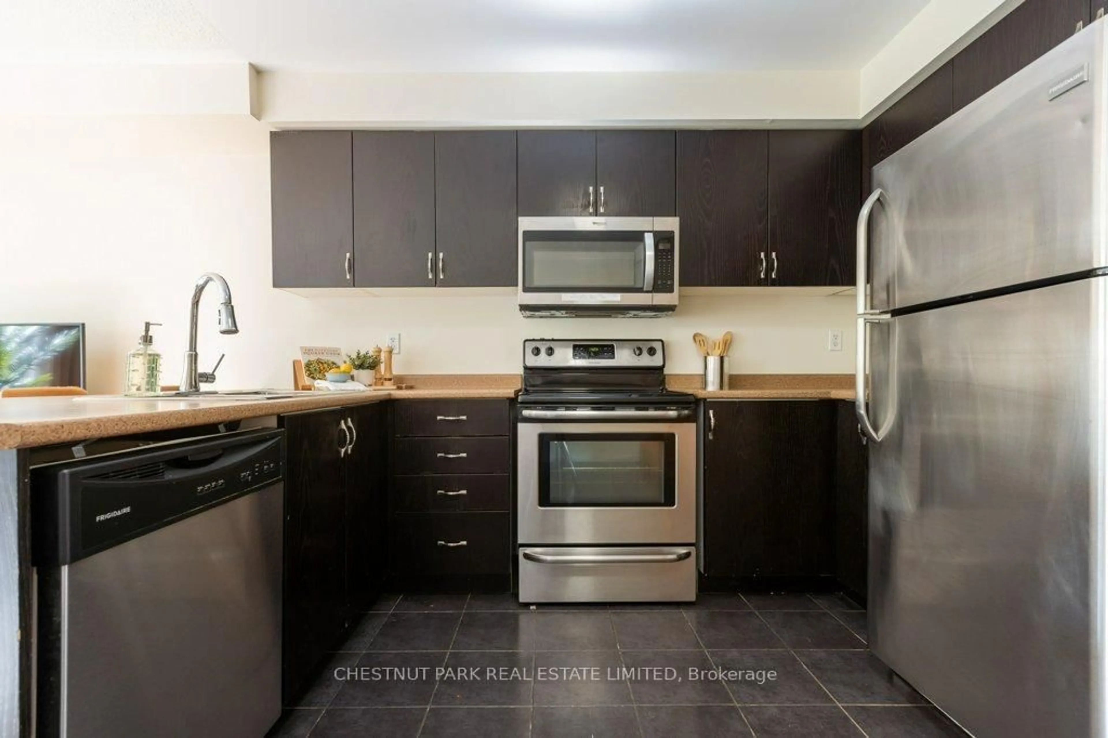 Standard kitchen, unknown for 35 Mantello Dr, Toronto Ontario M3J 0H6