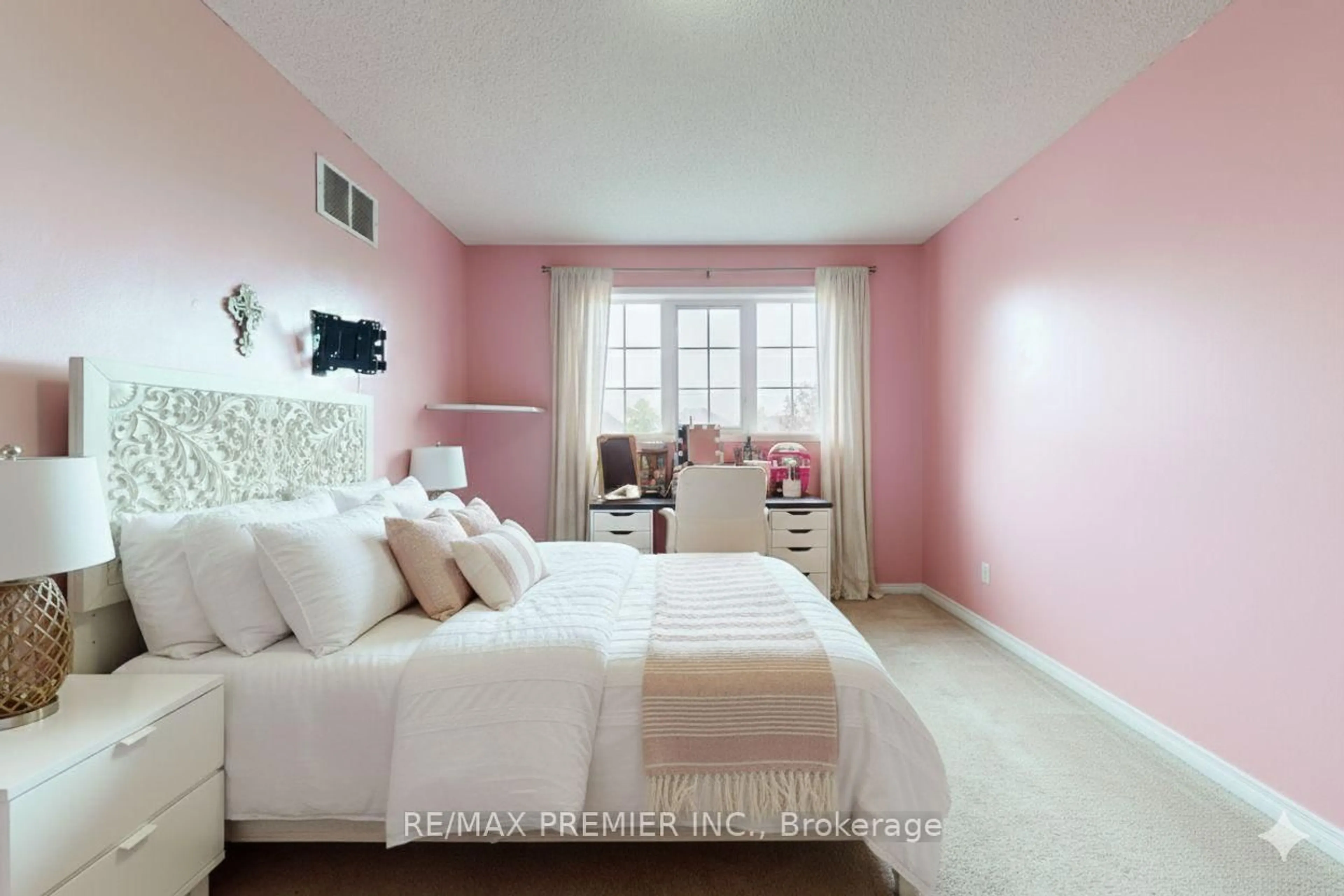 Bedroom with bed, unknown for 64 Manley Lane, Milton Ontario L9T 5N8