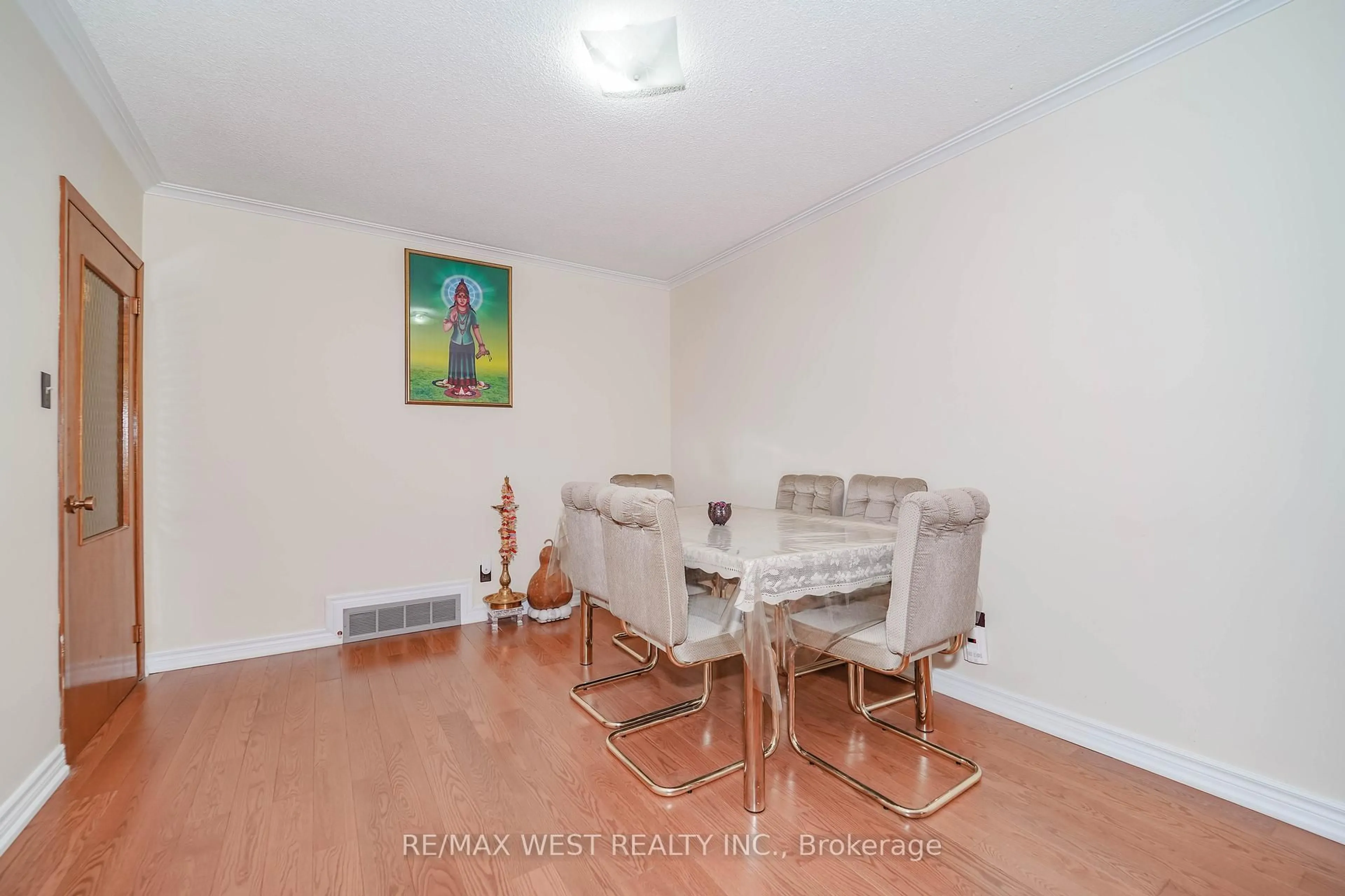 A pic of a room for 139 Shoreham Dr, Toronto Ontario M3N 1S8