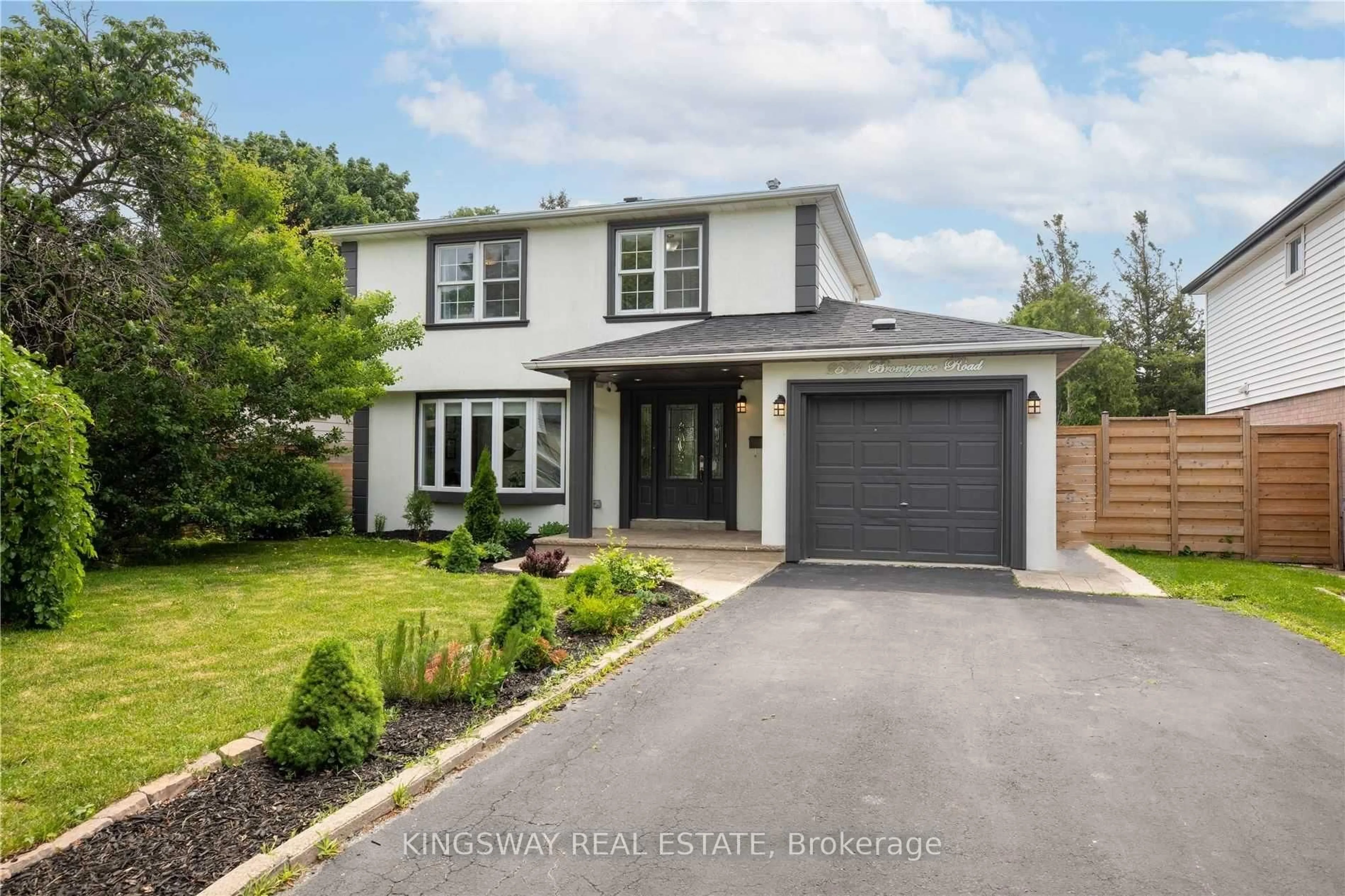 Home with brick exterior material, street for 2594 Bromsgrove Rd, Mississauga Ontario L5J 1M2