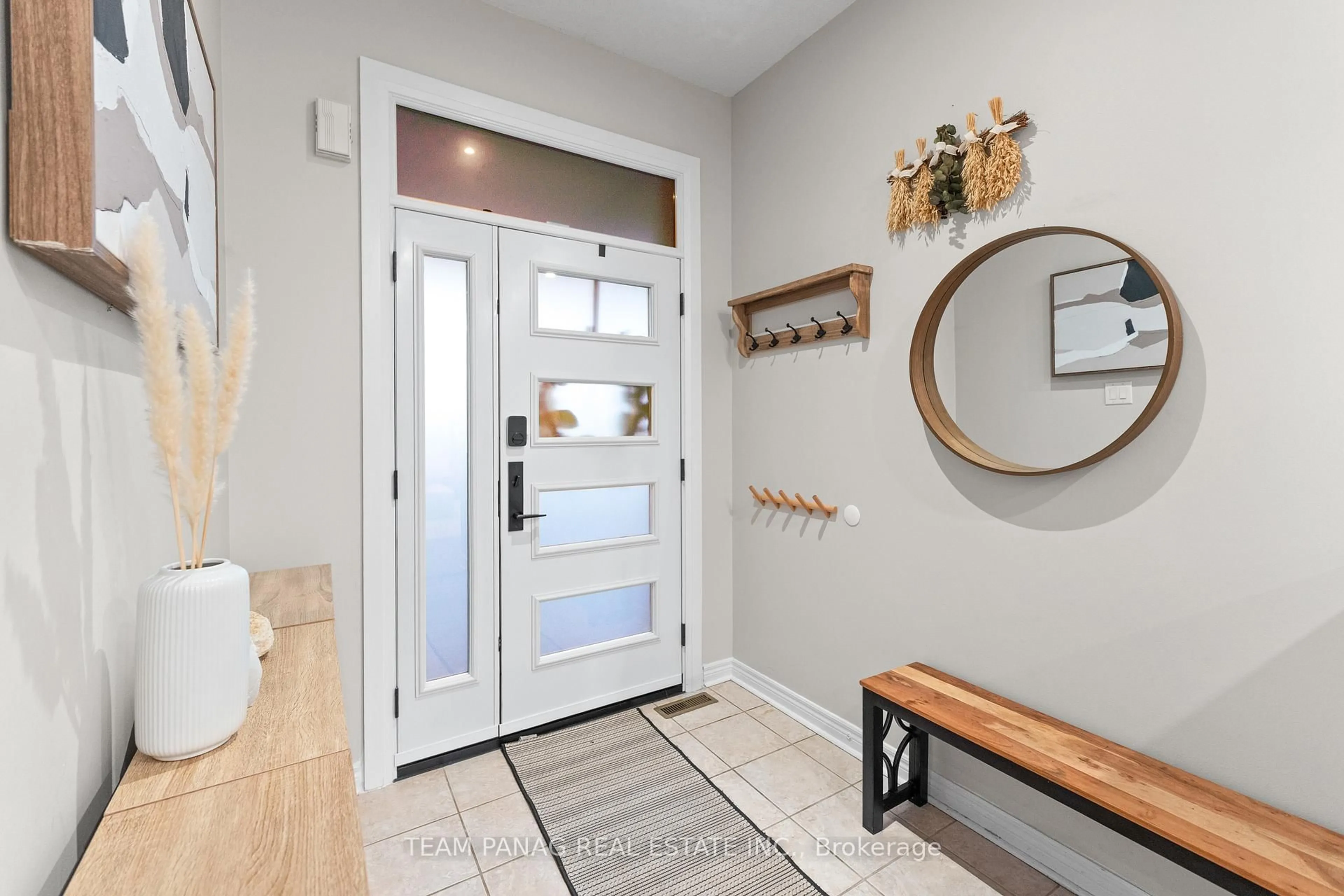 Indoor entryway for 23 Sea Lion Rd, Brampton Ontario L6V 4P8