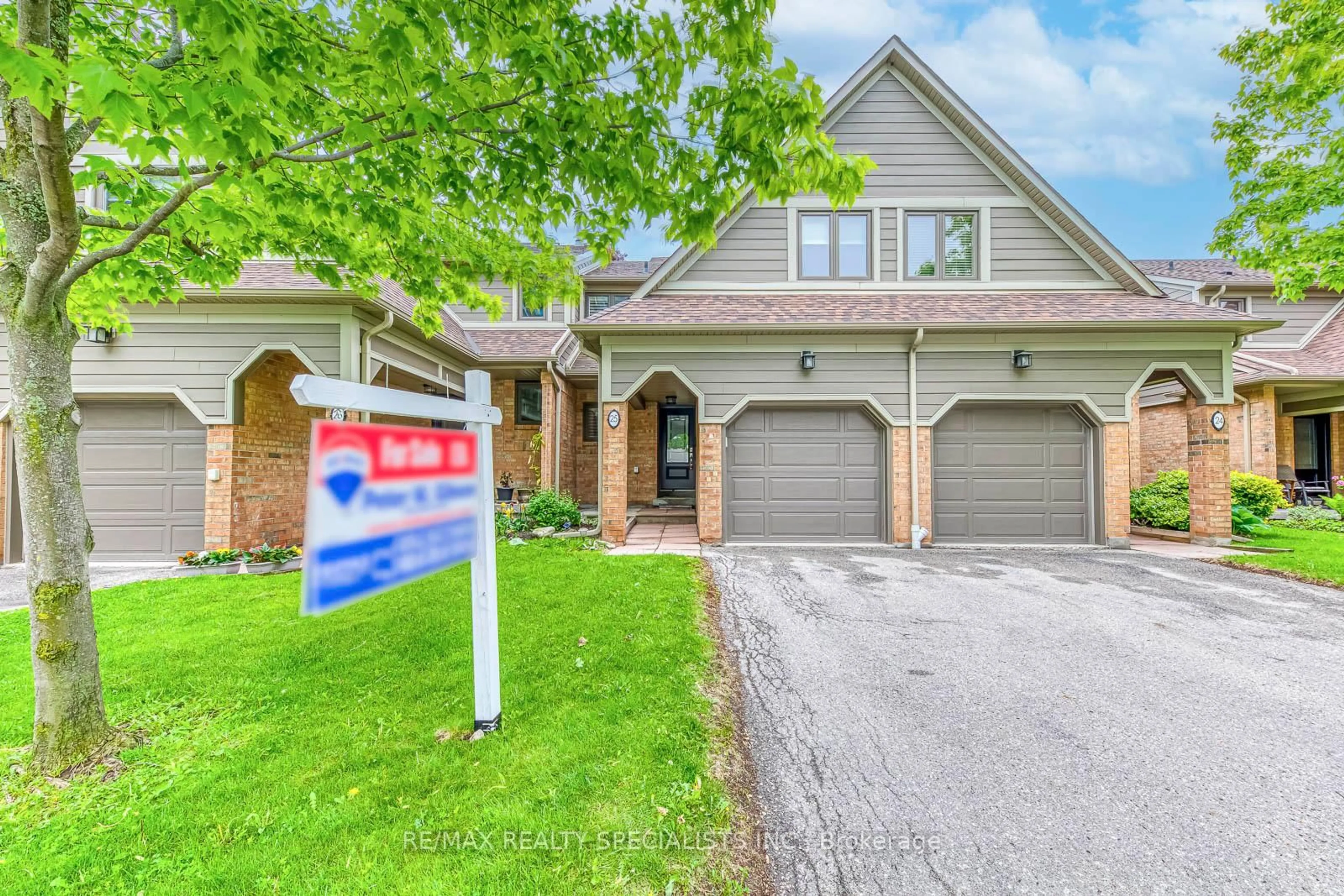 Home with brick exterior material, street for 2199 Burnhamthorpe Rd #25, Mississauga Ontario L5L 5M7