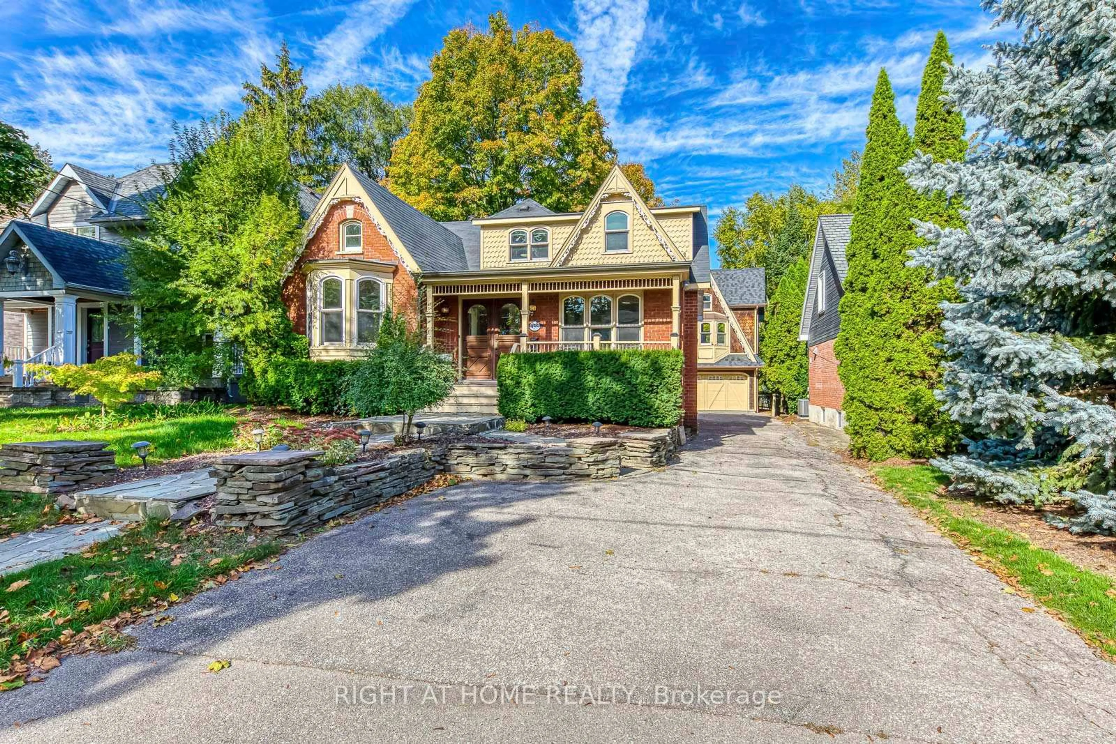 Home with brick exterior material, street for 435 Maple Ave, Oakville Ontario L6J 2J2