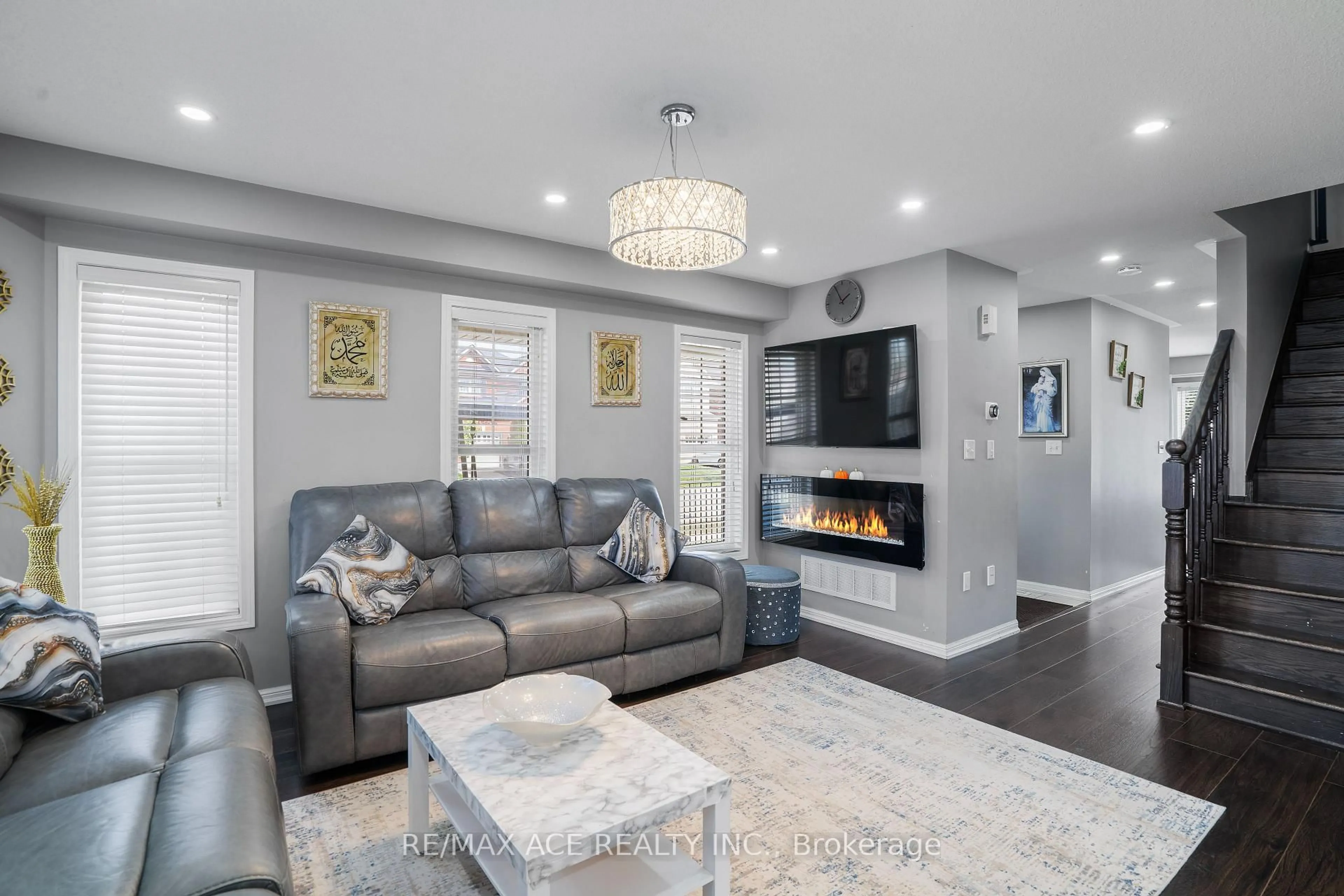 Living room with furniture, unknown for 22 Apple Valley Way, Brampton Ontario L6P 0W4