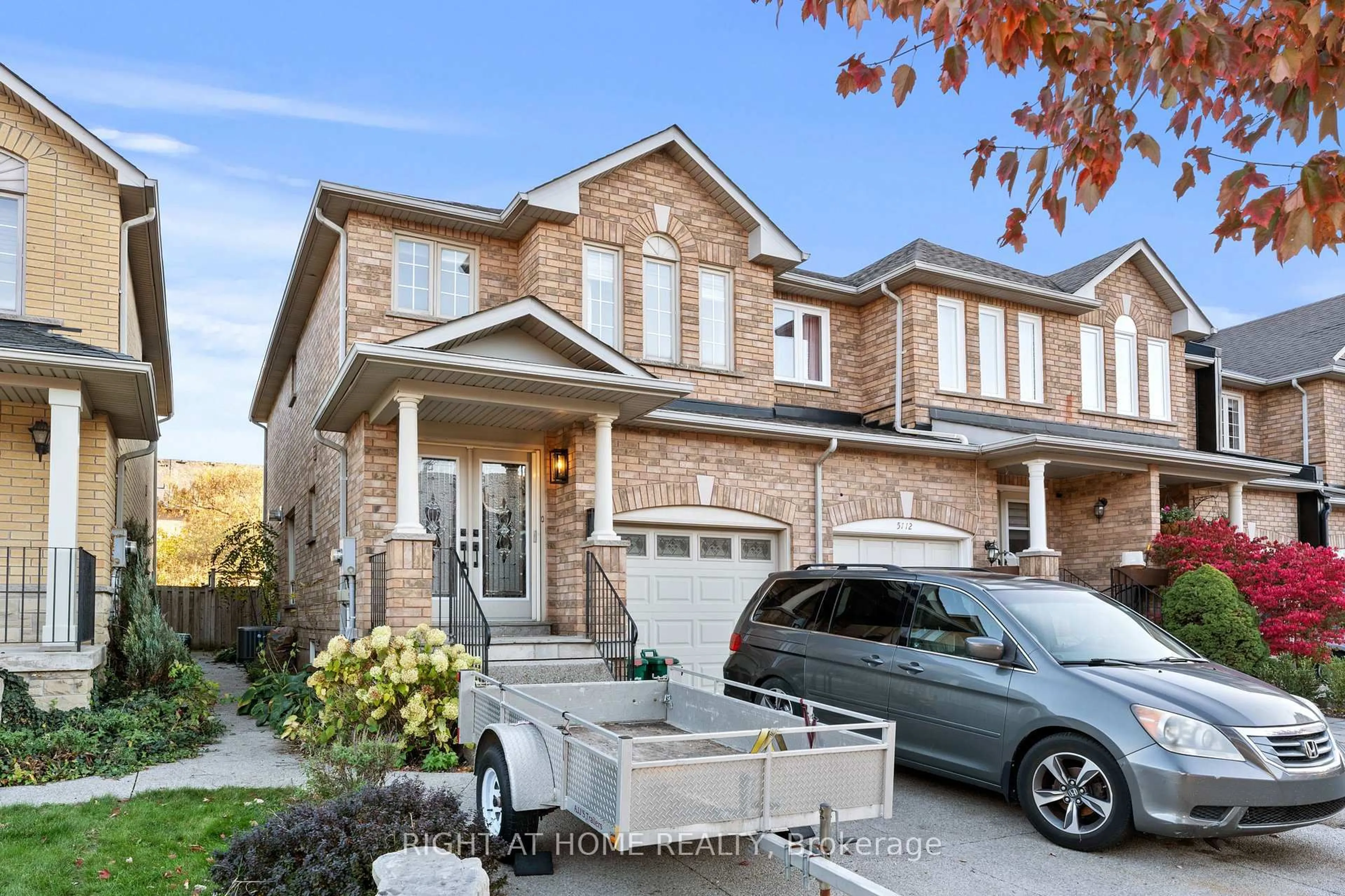 Home with brick exterior material, street for 5114 Falconcrest Dr, Burlington Ontario L7L 6K5