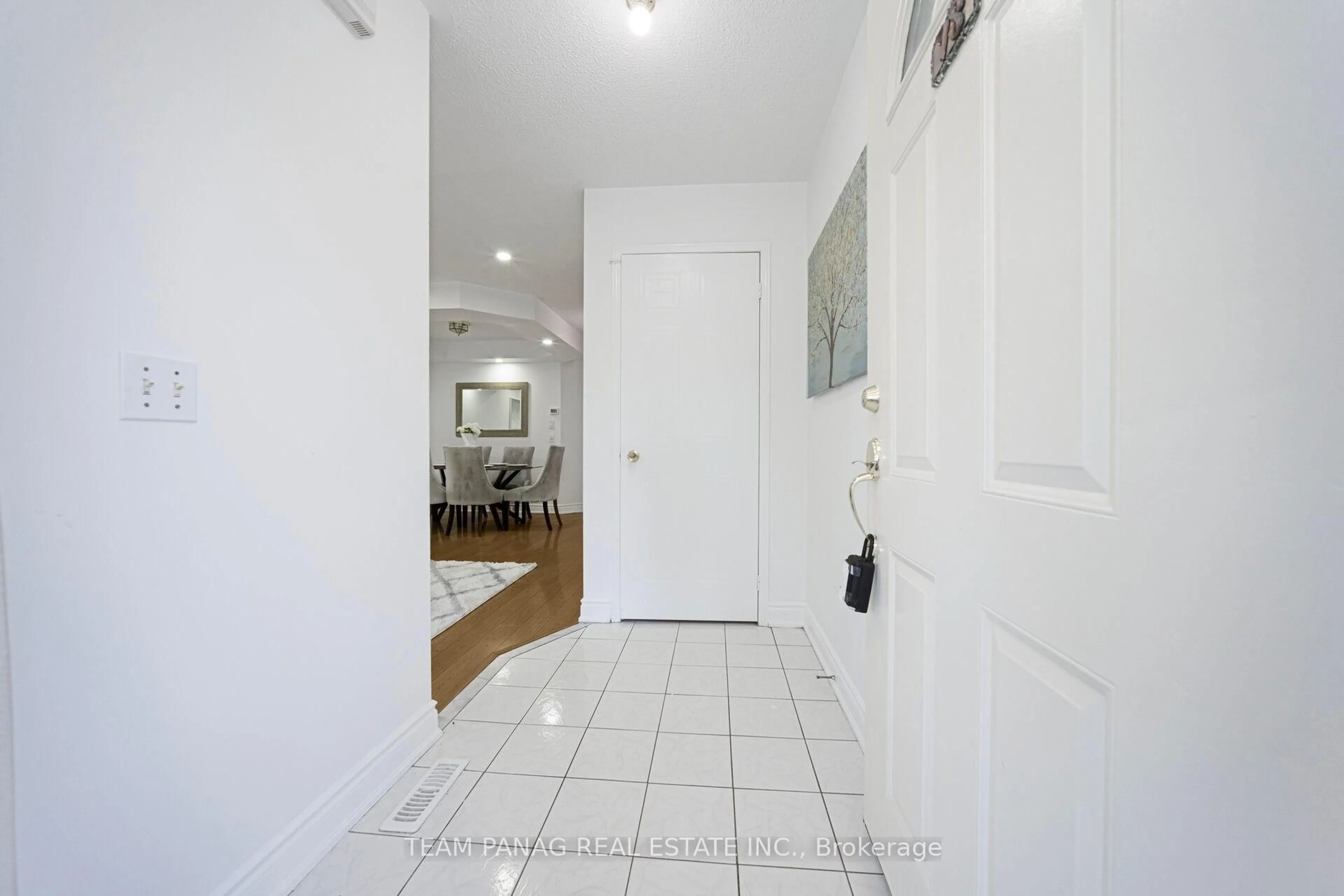 Indoor foyer for 78 Fern Valley Cres, Brampton Ontario L6R 1K5