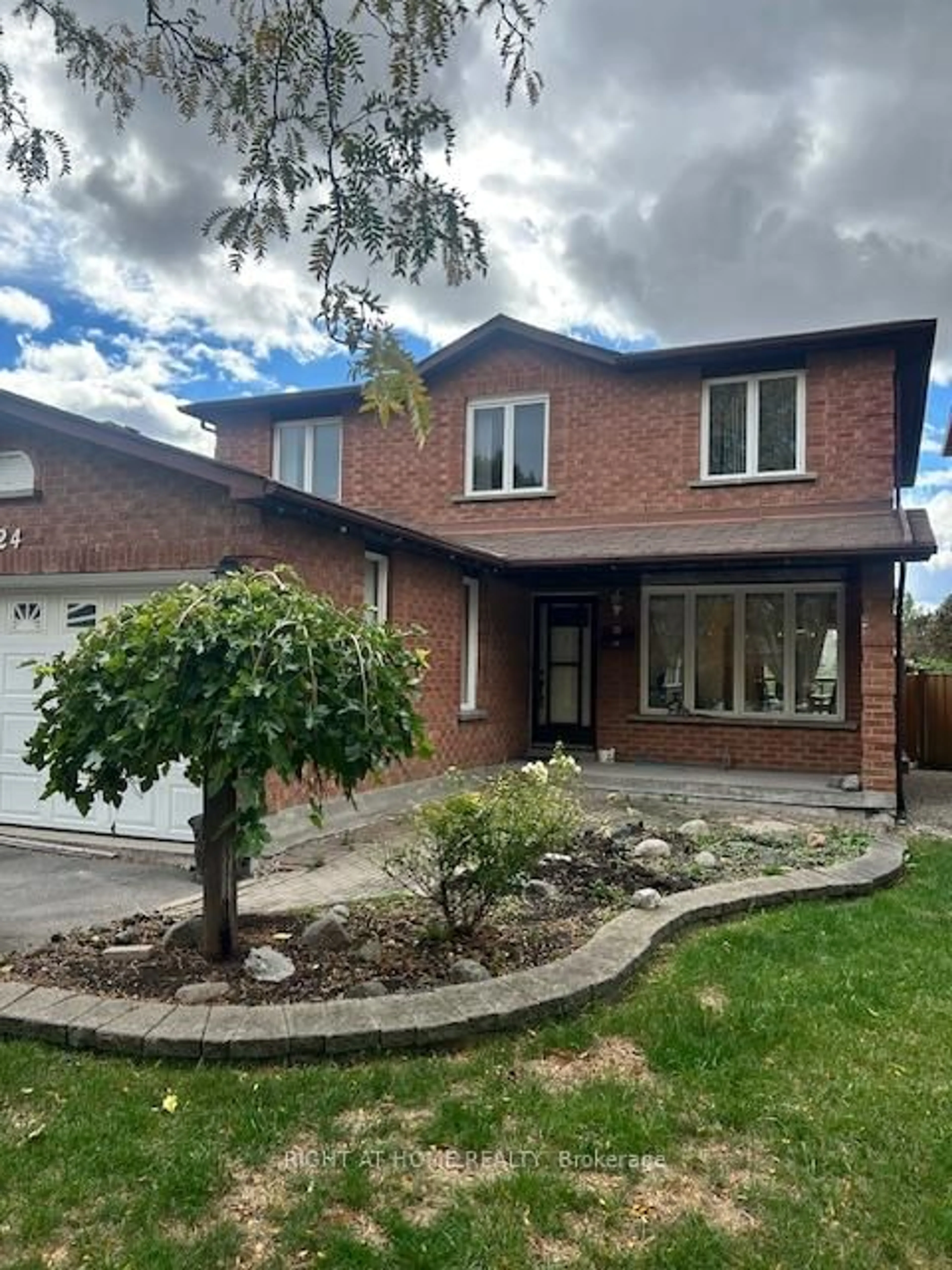 Home with brick exterior material, street for 224 Macedonia Cres, Mississauga Ontario L5B 3R8