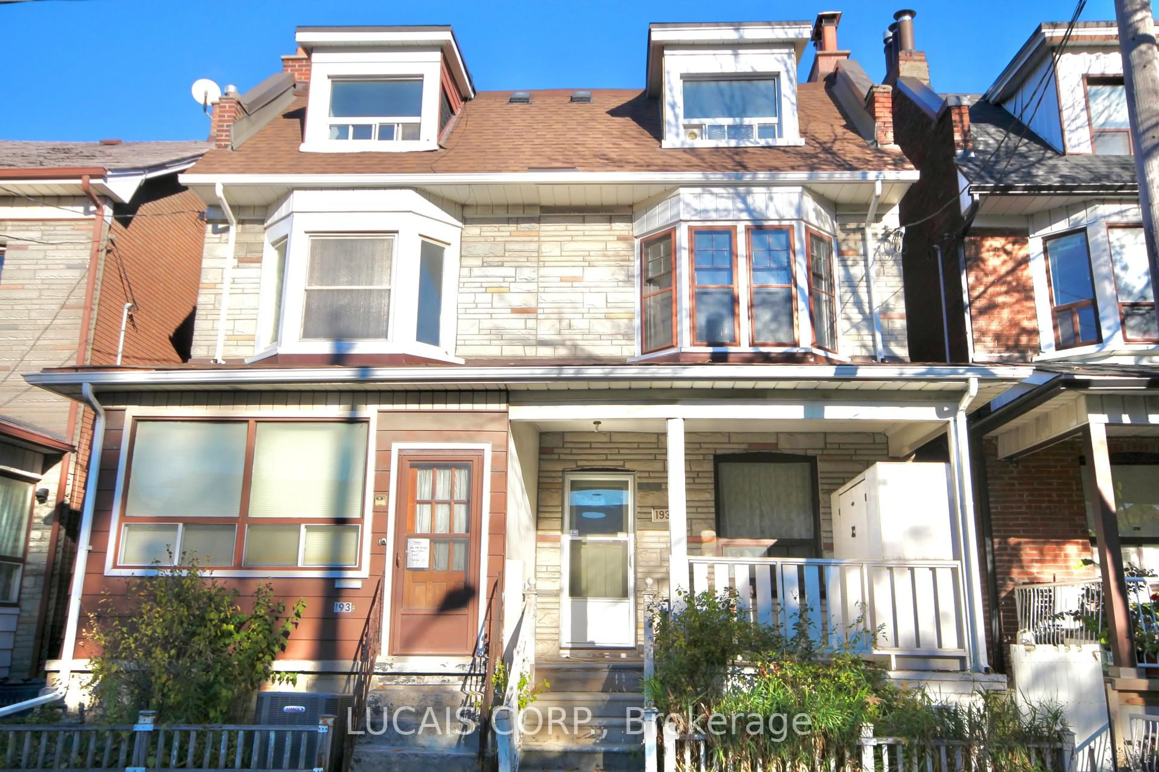Home with brick exterior material, street for 193 Lansdowne Ave, Toronto Ontario M6K 2W1
