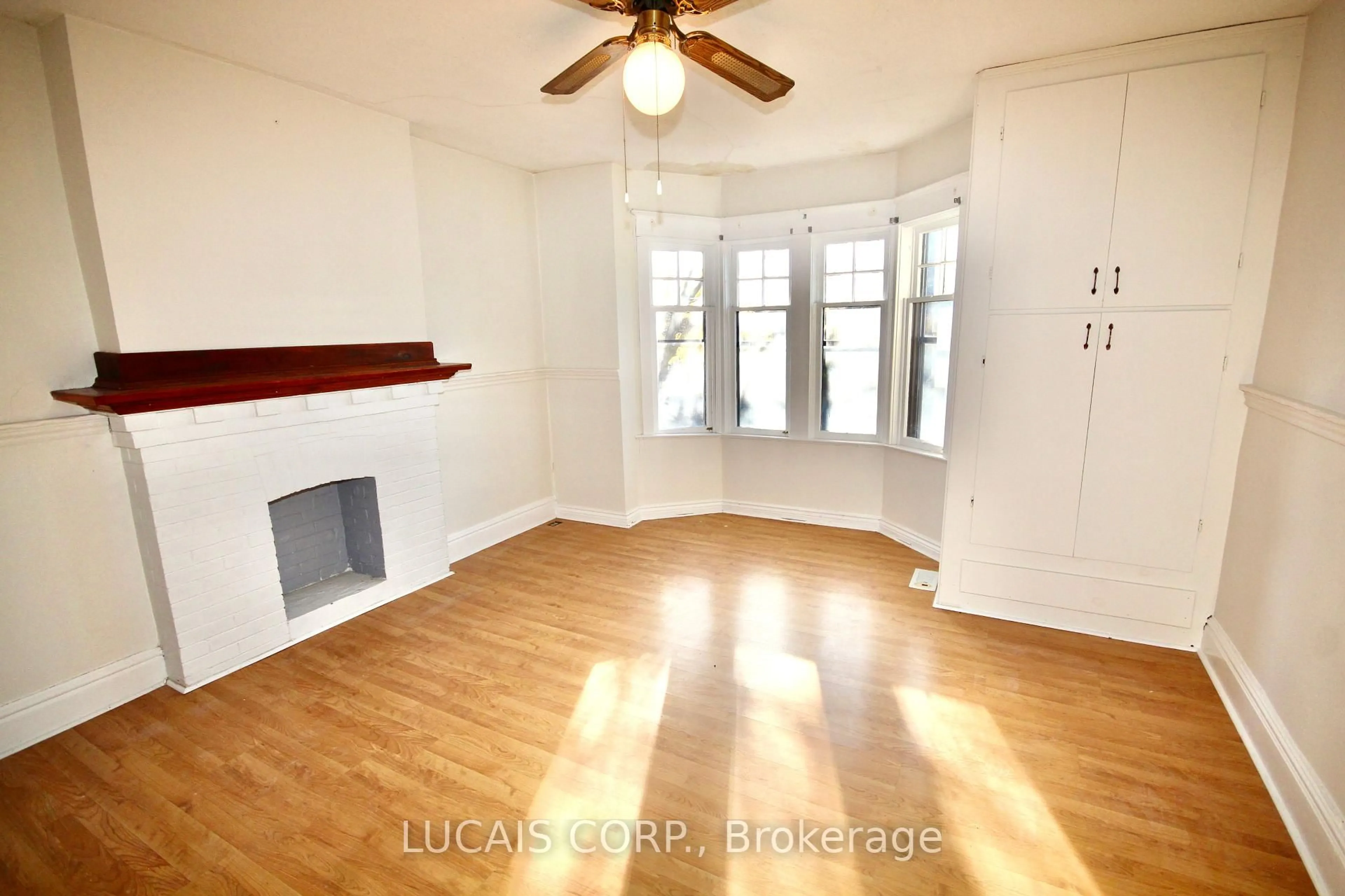 A pic of a room for 193 Lansdowne Ave, Toronto Ontario M6K 2W1