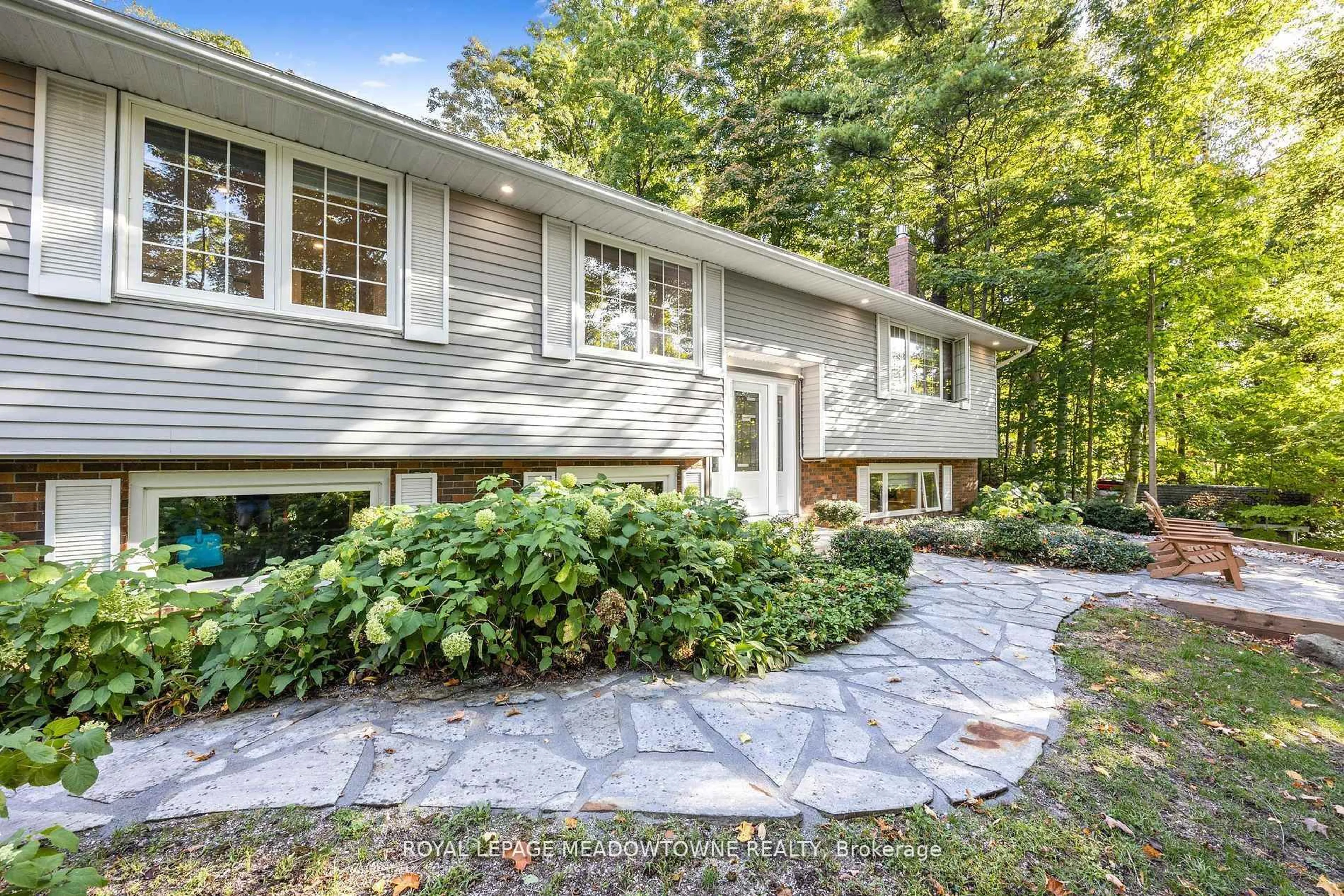 Home with vinyl exterior material, unknown for 106 Campbell Ave, Milton Ontario L0P 1B0