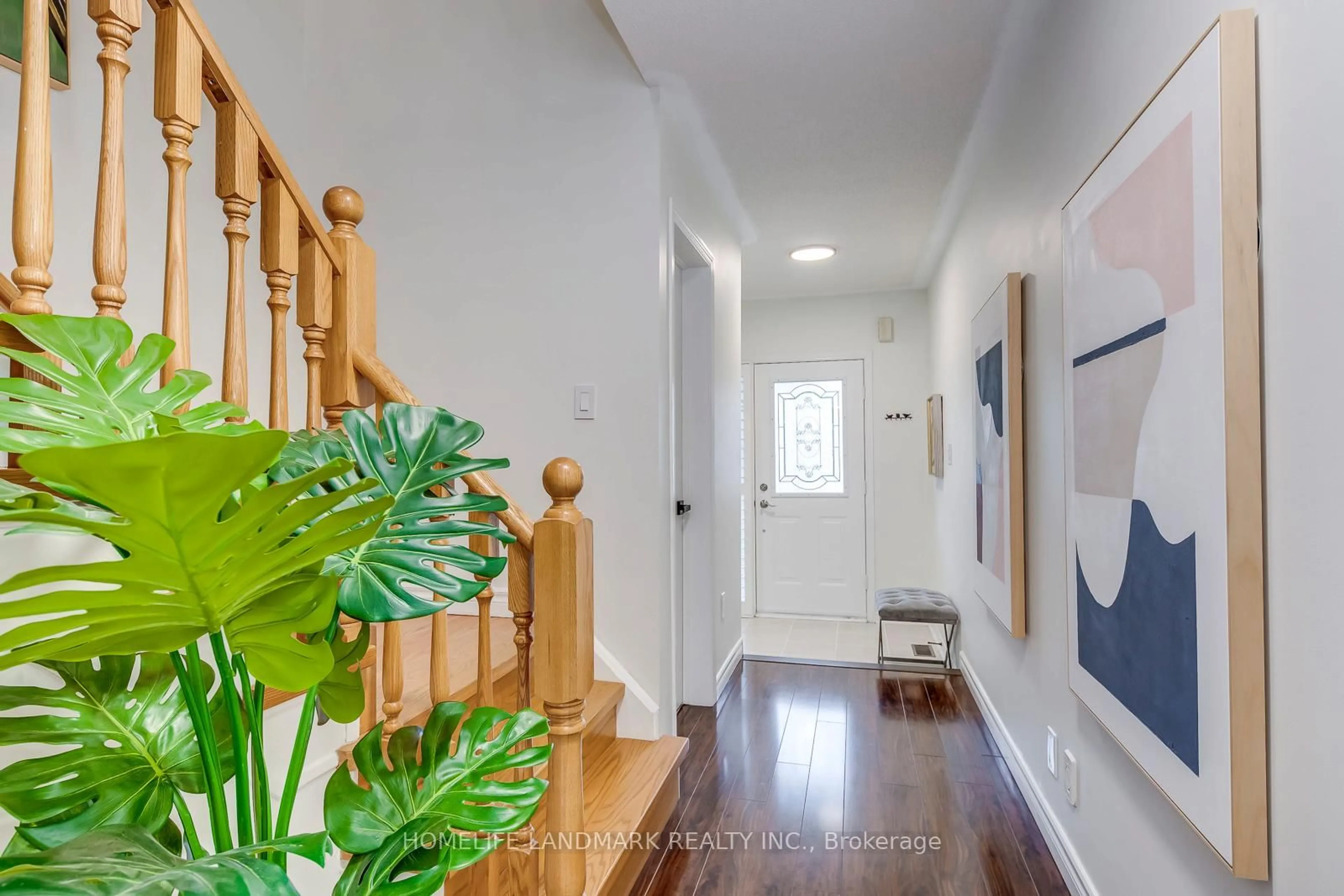 Indoor entryway for 2276 Grouse Lane, Oakville Ontario L6M 4A8