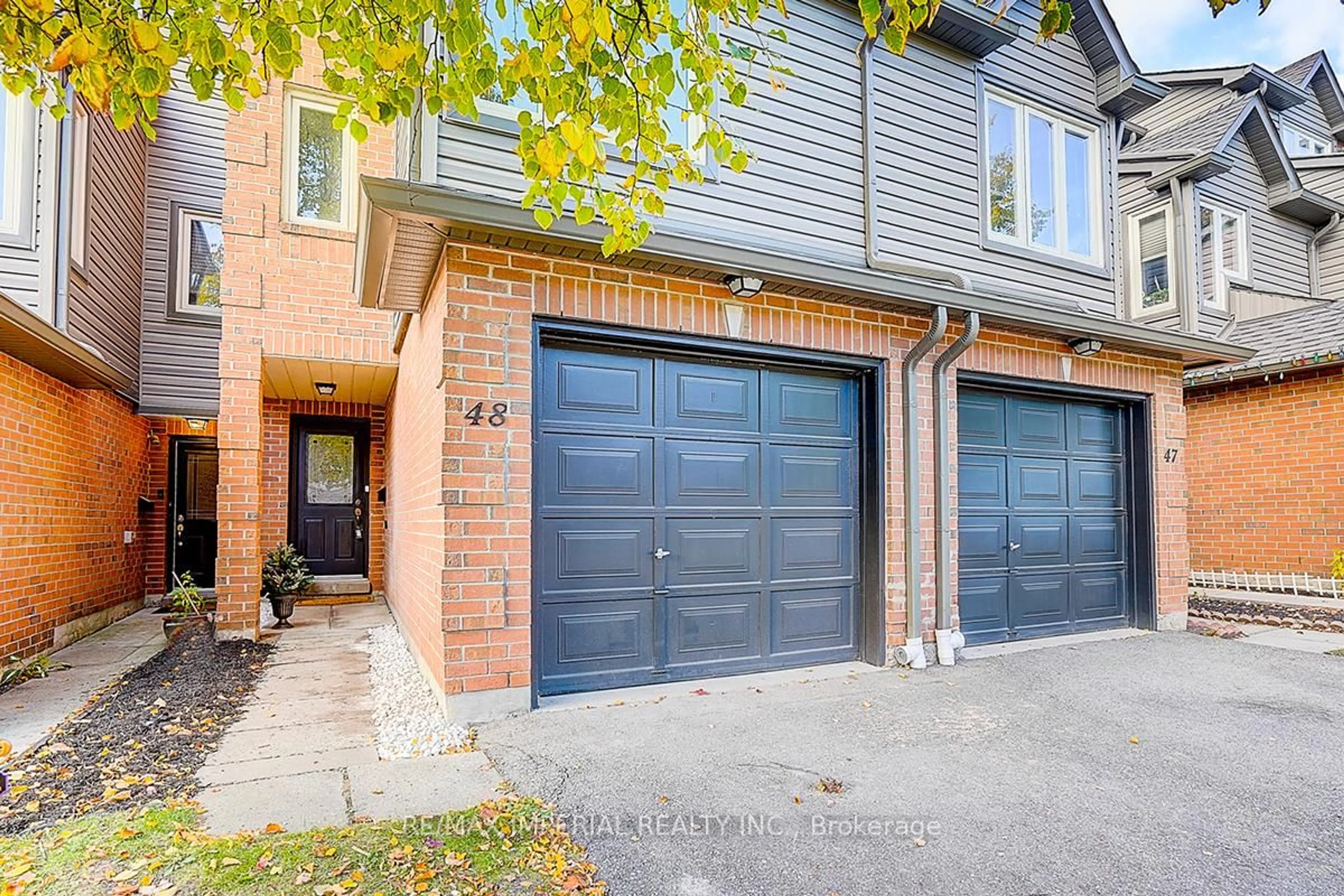Home with brick exterior material, street for 460 Bristol Rd #48, Mississauga Ontario L5R 3P6