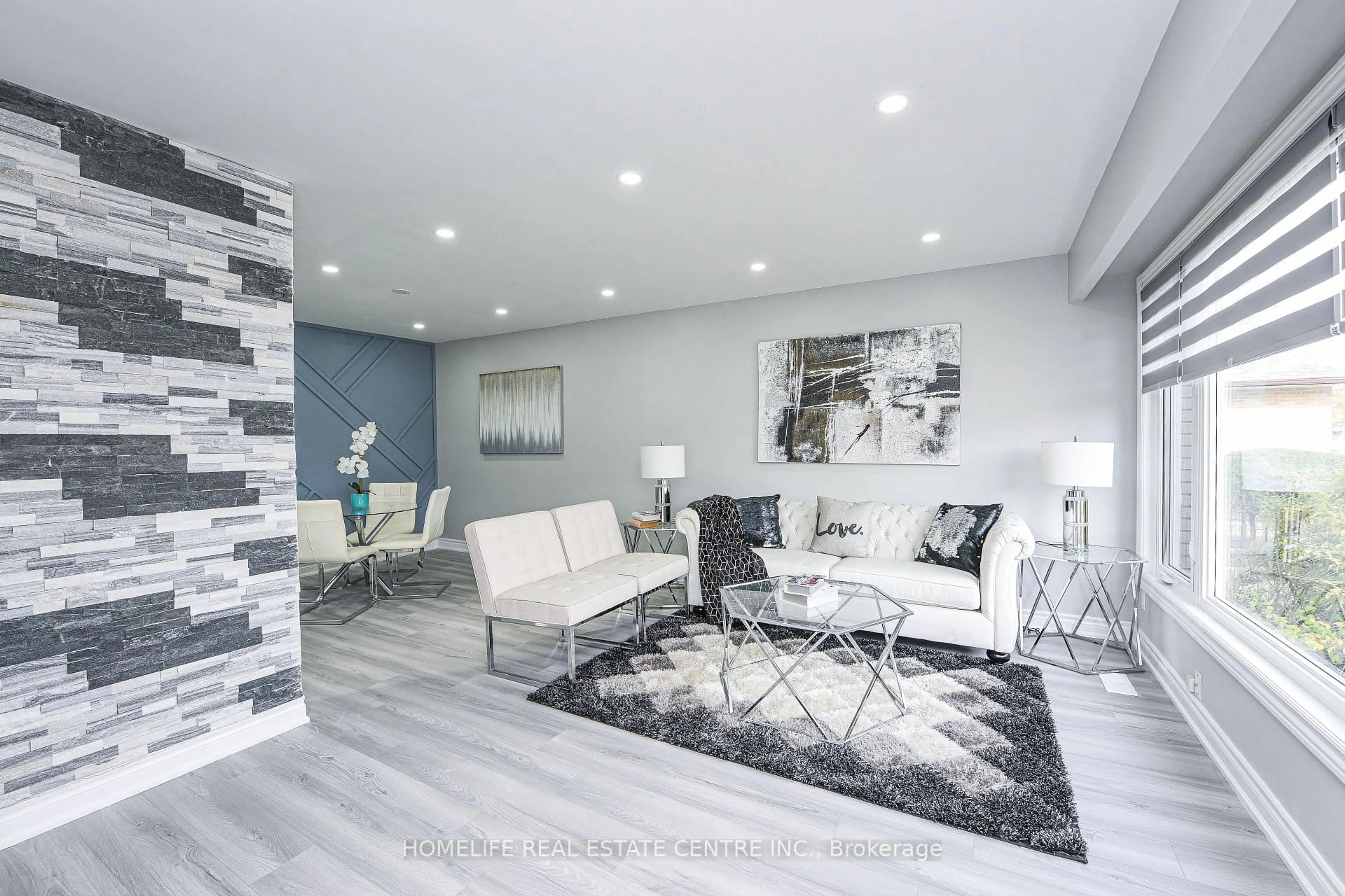 Living room with furniture, unknown for 58 Wilton Dr, Brampton Ontario L6W 3A1