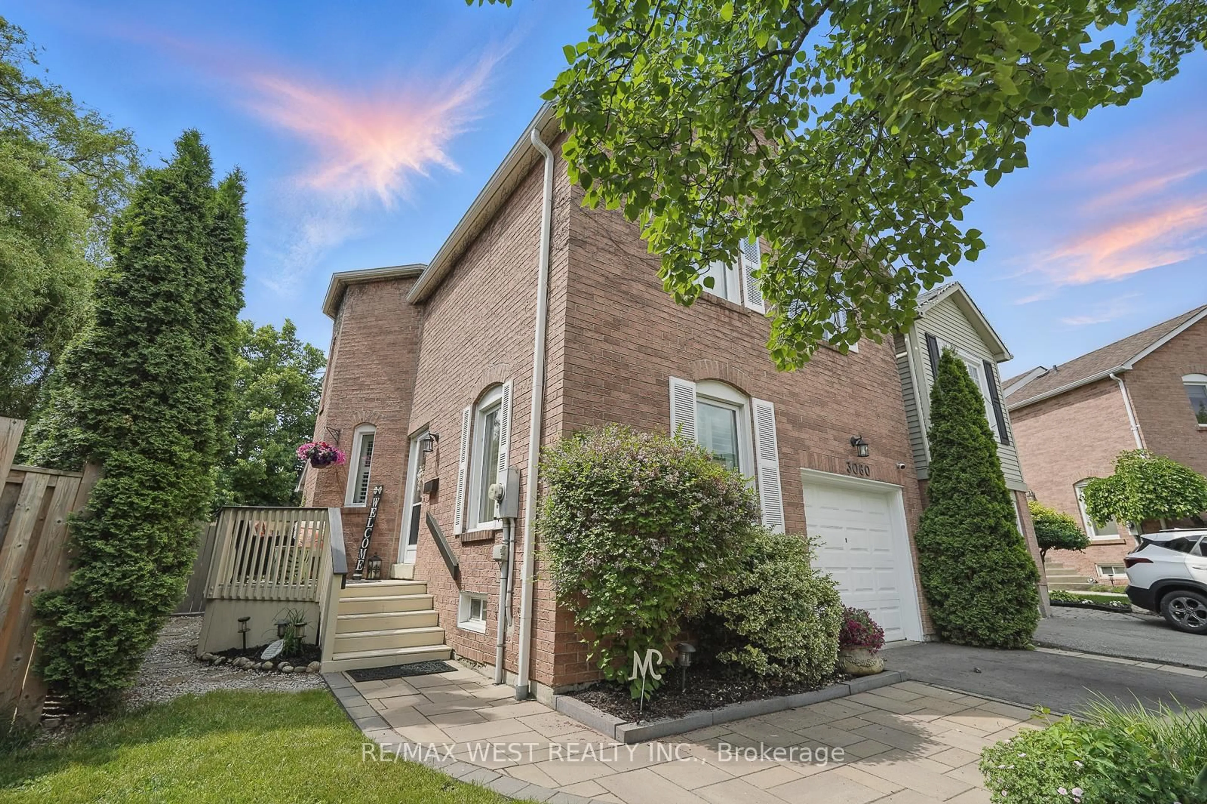 Home with brick exterior material, street for 3060 Ilomar Crt, Mississauga Ontario L5N 5B5