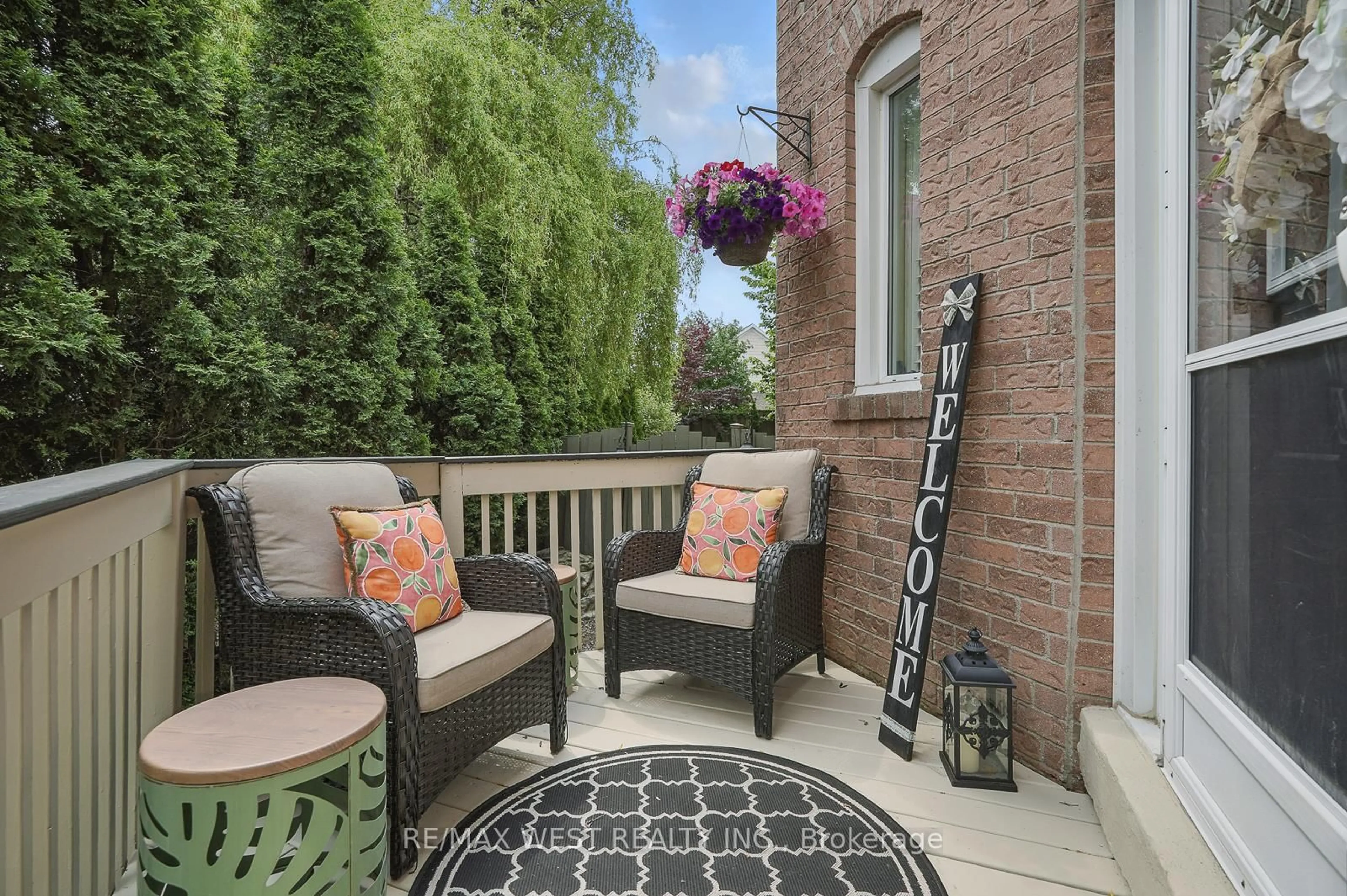 Patio, street for 3060 Ilomar Crt, Mississauga Ontario L5N 5B5