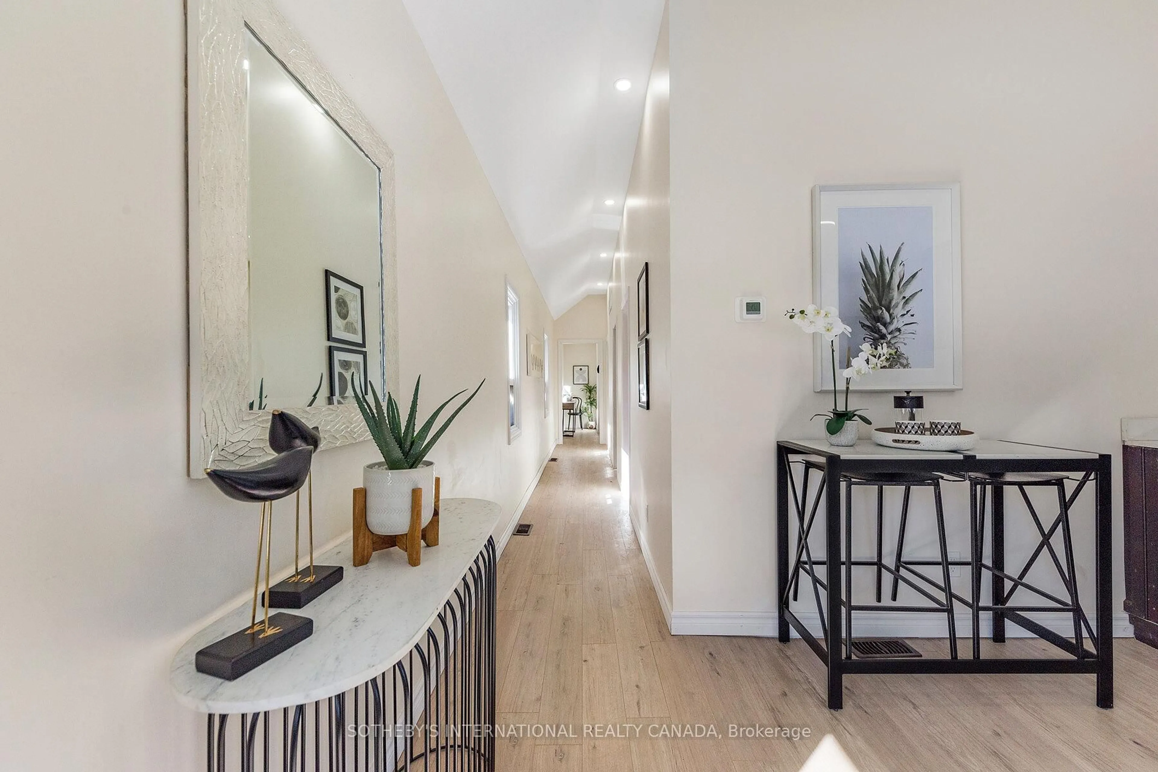 Indoor entryway for 70 Dunraven Dr, Toronto Ontario M6M 1H2