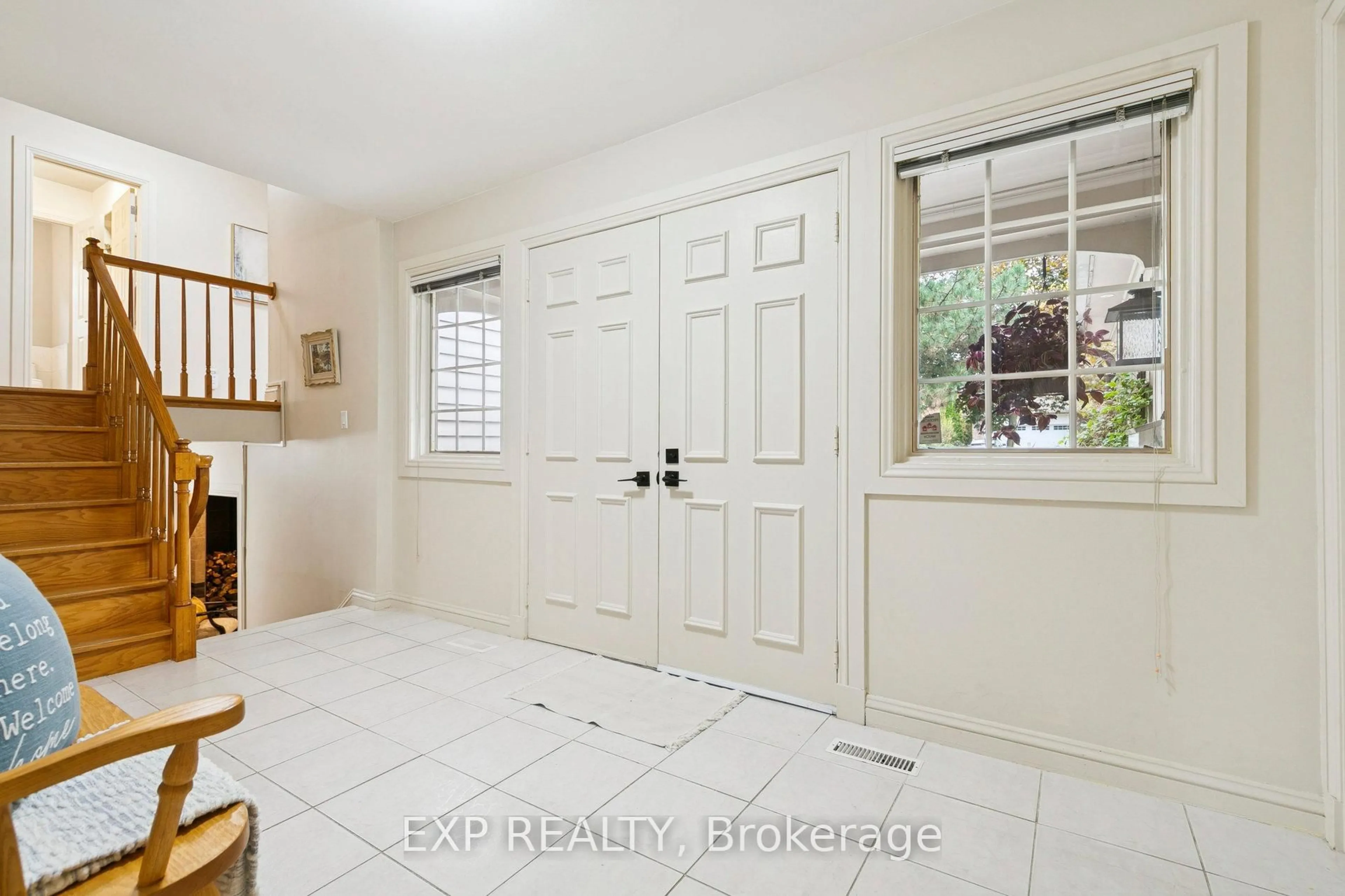 Indoor entryway for 2565 Claymore Cres, Mississauga Ontario L5C 3A2