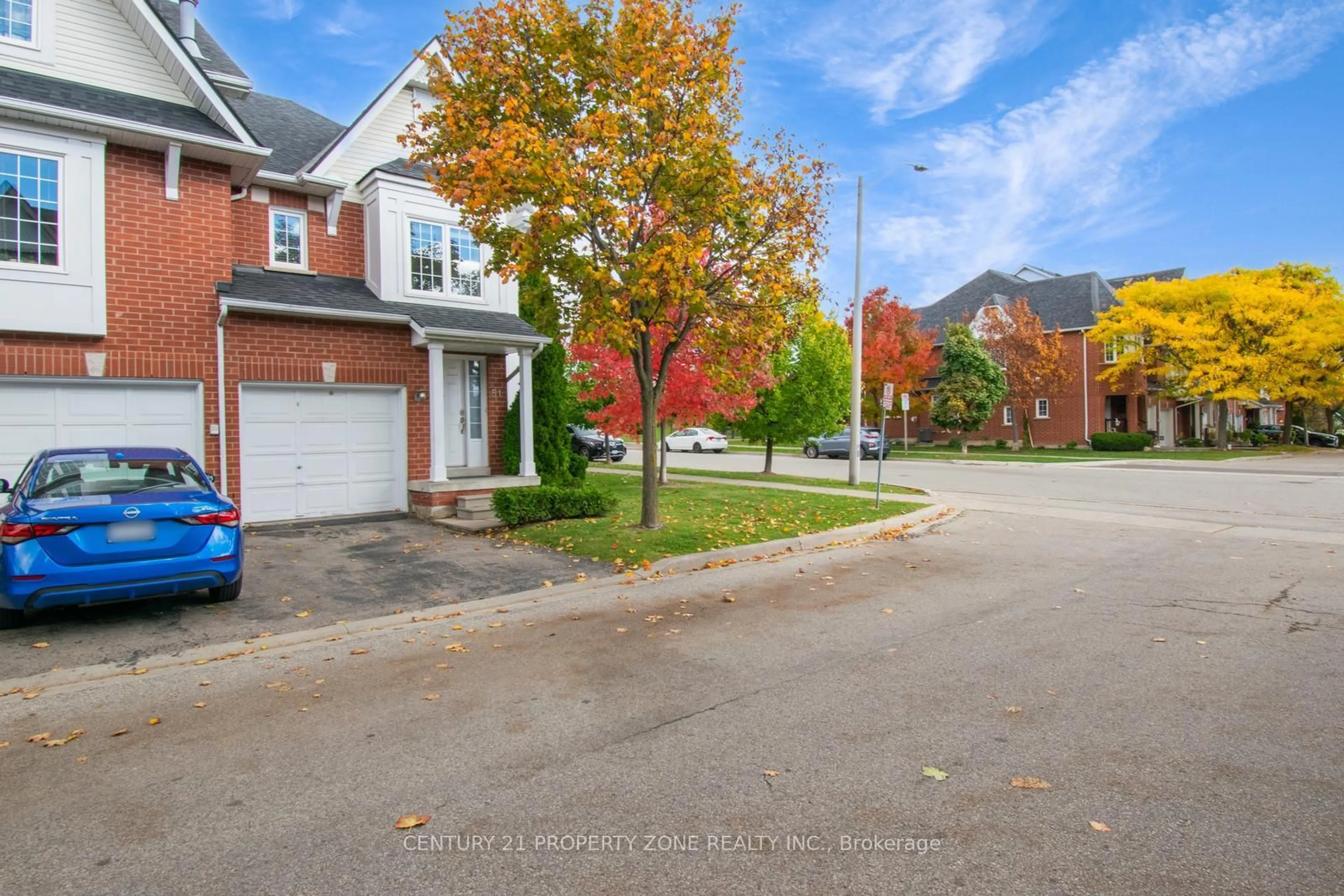A pic from outside/outdoor area/front of a property/back of a property/a pic from drone, street for 1575 South Parade Crt #51, Mississauga Ontario L5M 6E9