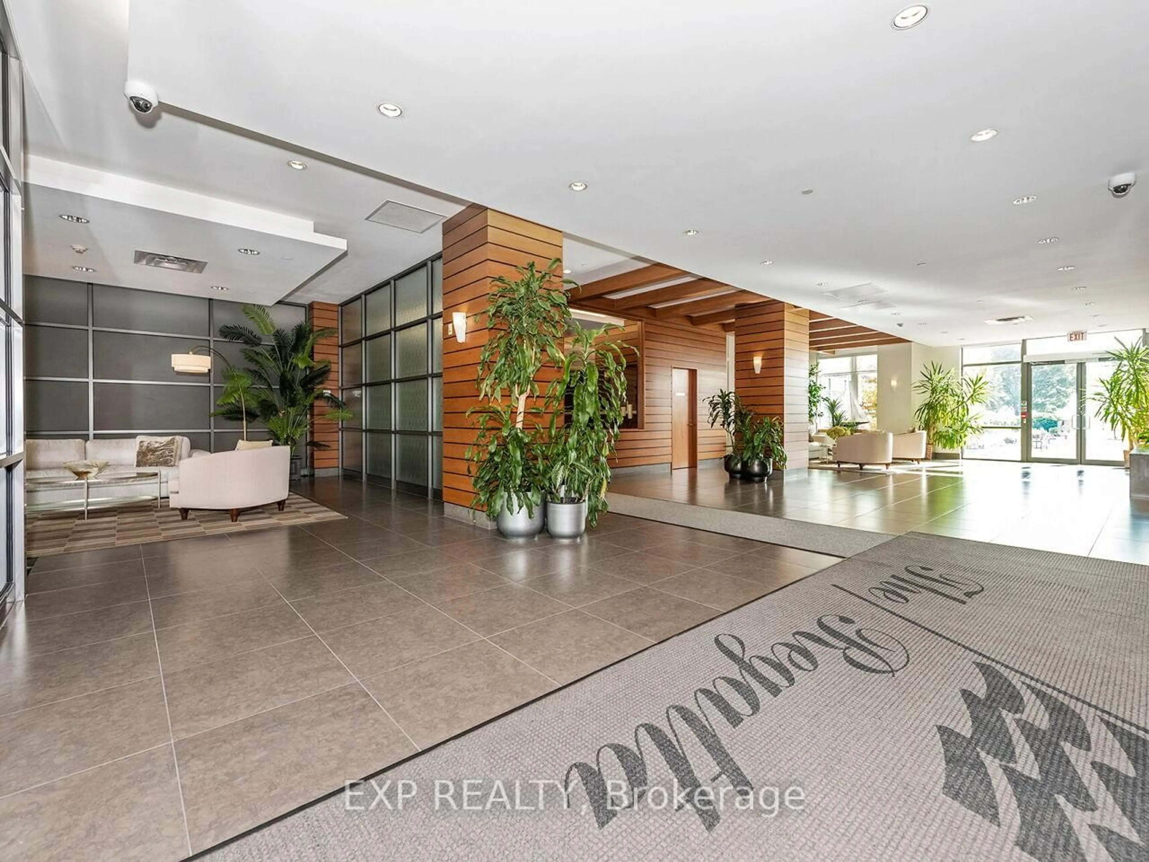 Indoor foyer for 65 Port St #406, Mississauga Ontario L5G 4V3