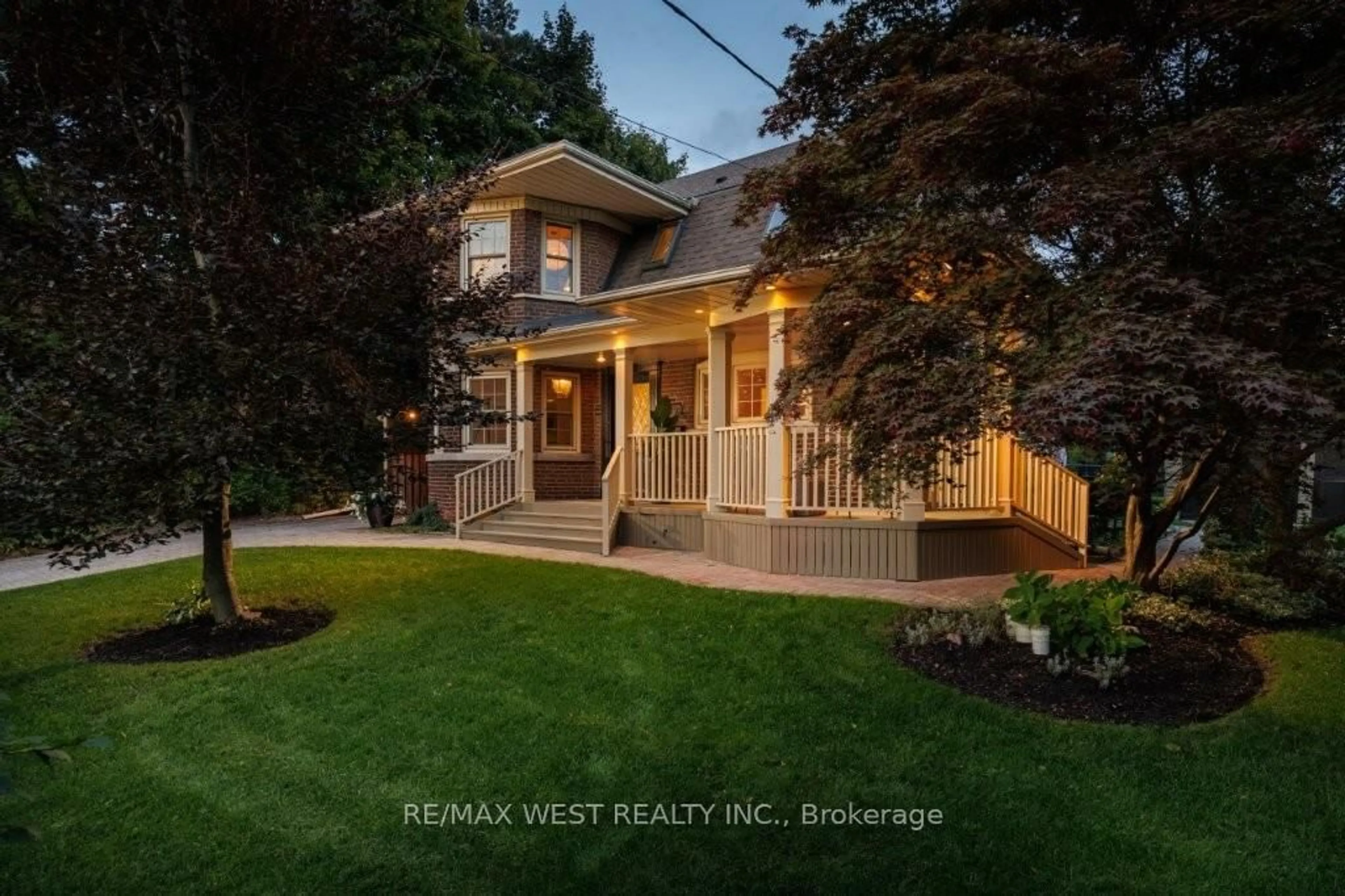 Unknown for 207 Ellis Ave, Toronto Ontario M6S 2X4