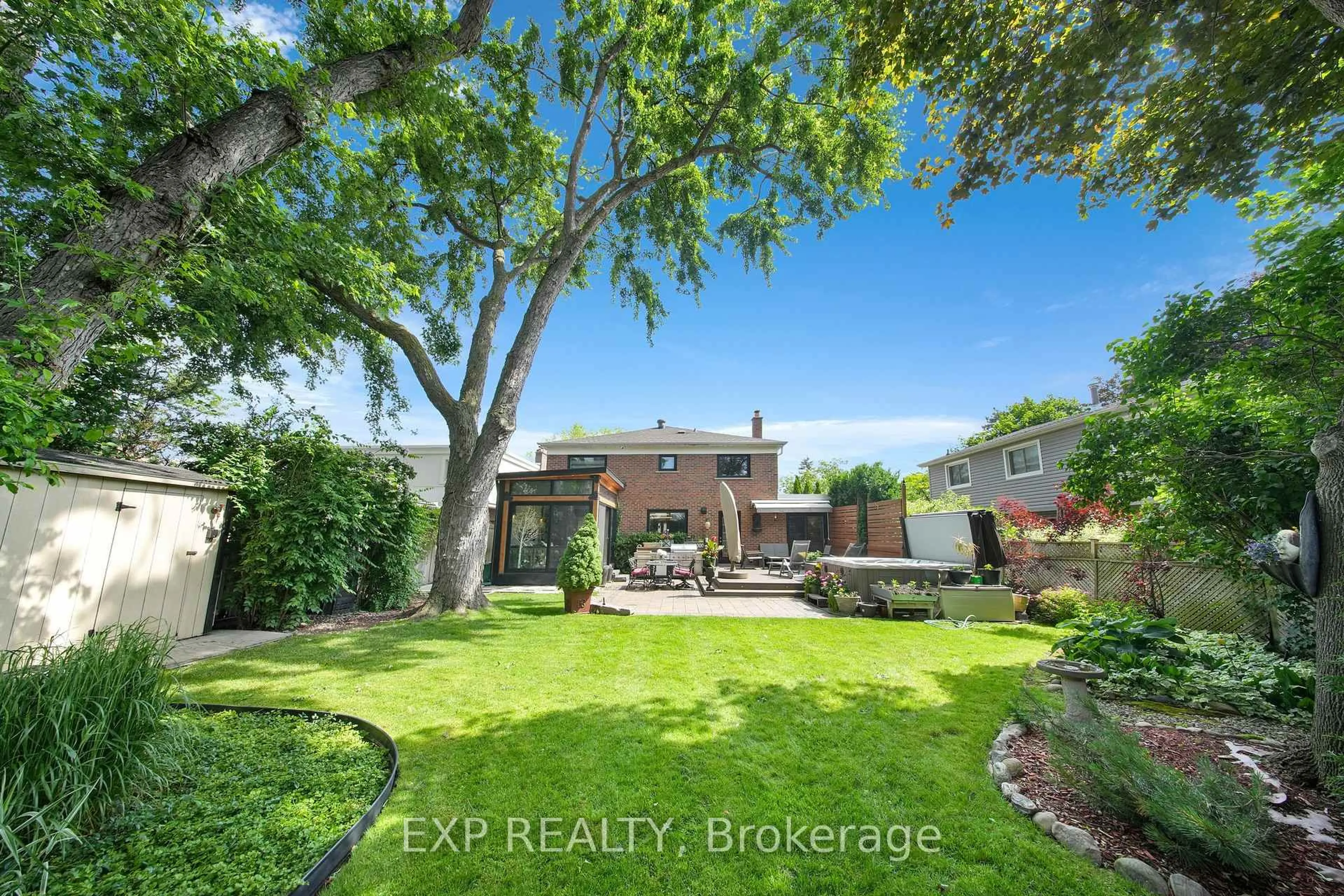 A pic from outside/outdoor area/front of a property/back of a property/a pic from drone, street for 3620 Ponytrail Dr, Mississauga Ontario L4X 1W4