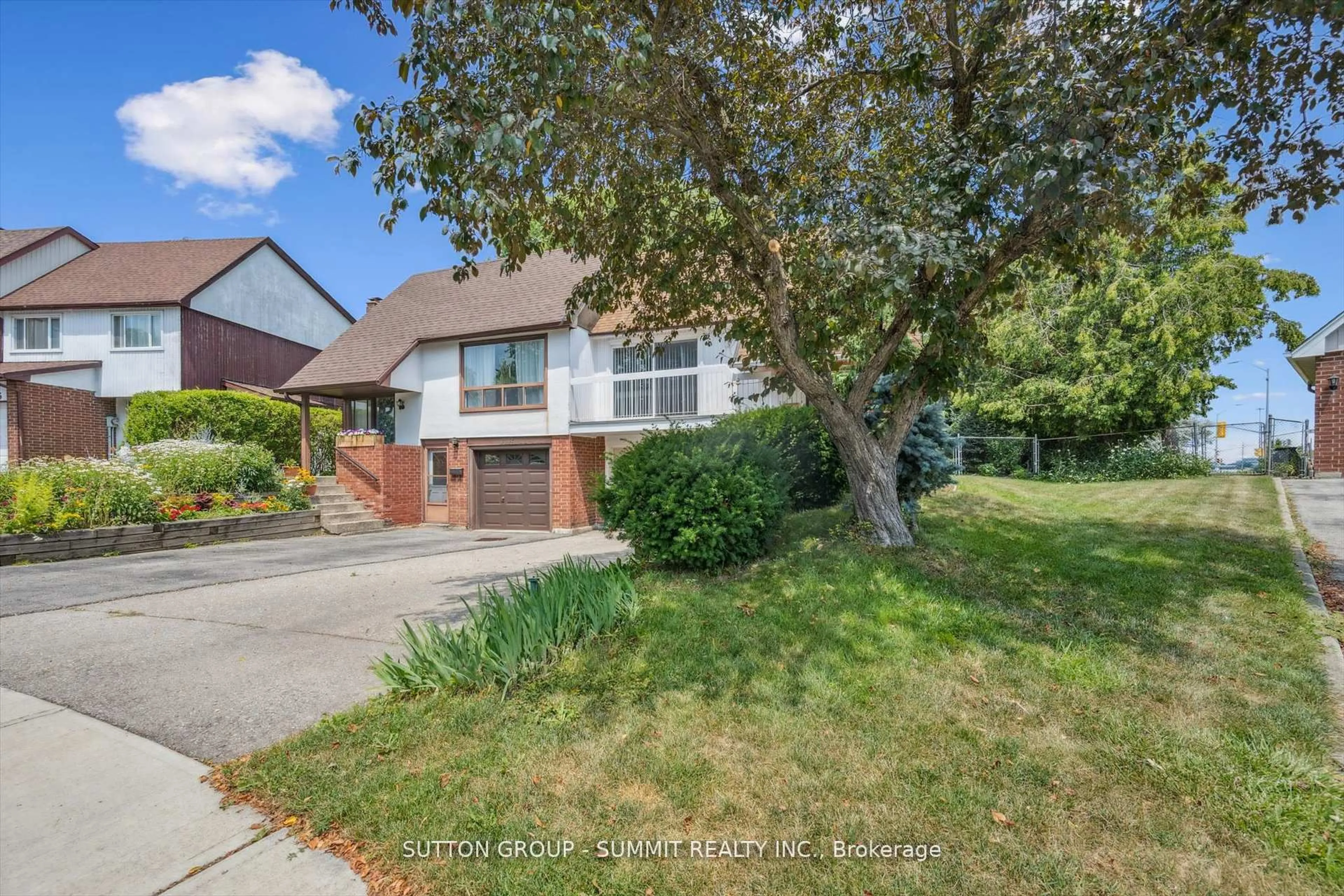 Home with brick exterior material, street for 2529 TRONDHEIM Cres, Mississauga Ontario L5N 1P3