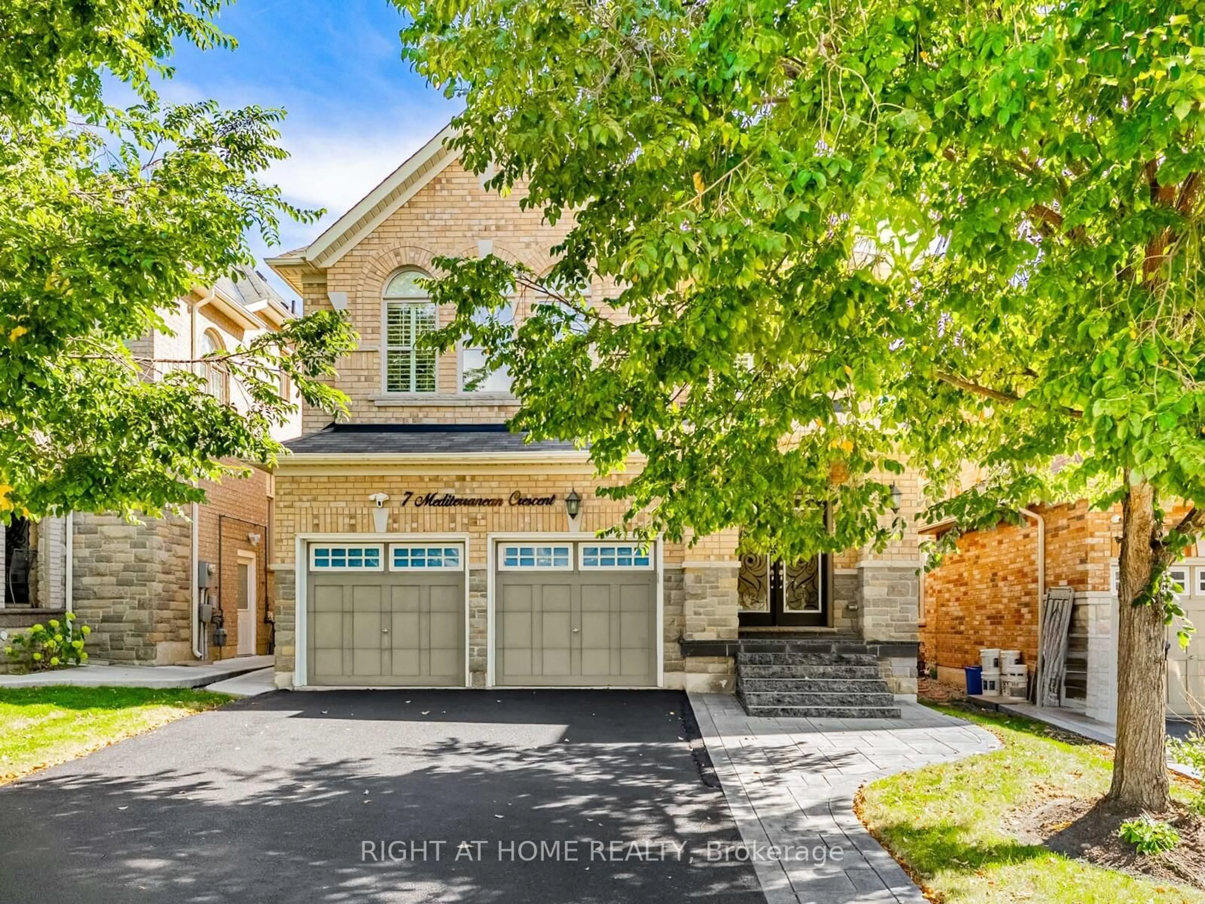 Home with brick exterior material, street for 7 Mediterranean Cres, Brampton Ontario L6Y 0T4