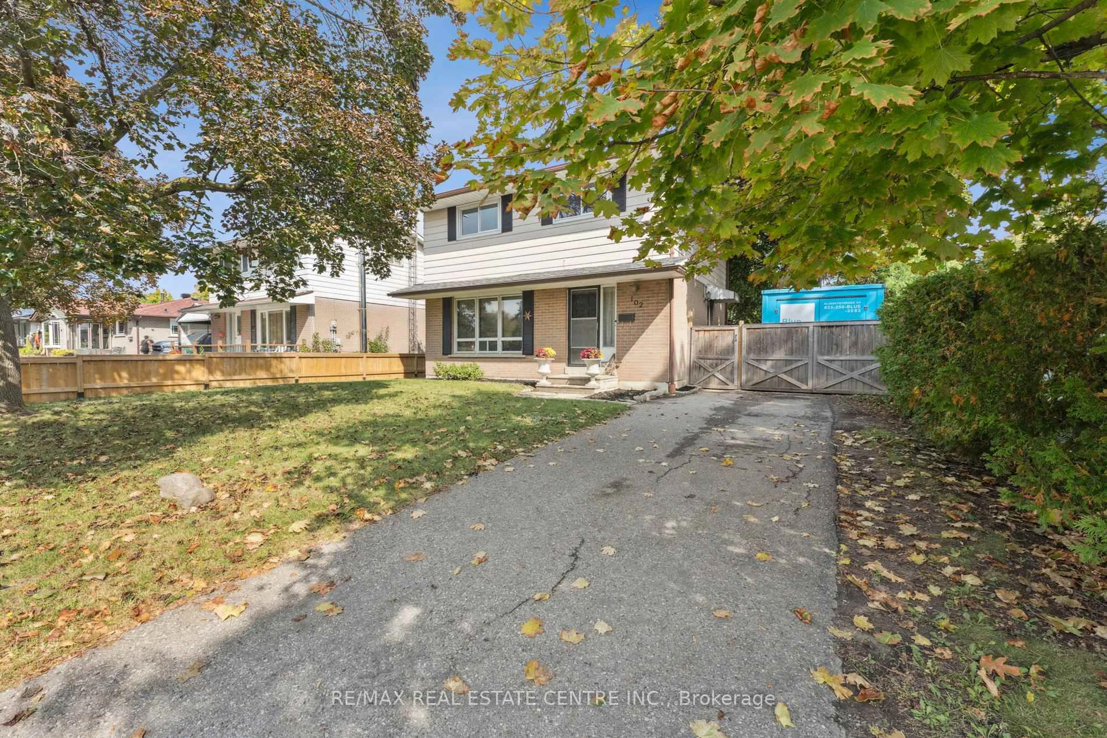 A pic from outside/outdoor area/front of a property/back of a property/a pic from drone, street for 102 Rutherford Rd, Brampton Ontario L6V 2J2