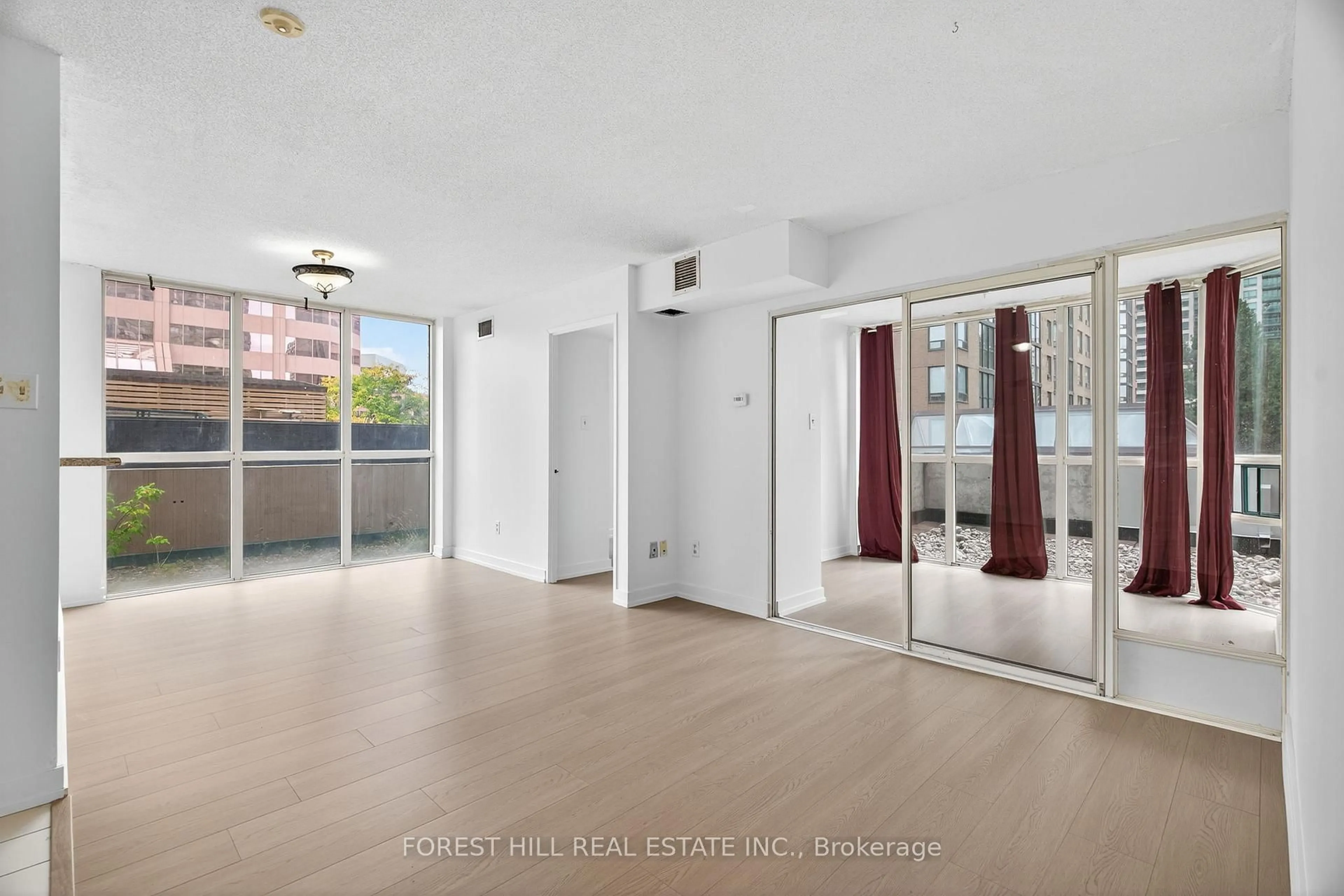 Unknown for 285 Enfield Pl #210, Mississauga Ontario L5B 3Y6