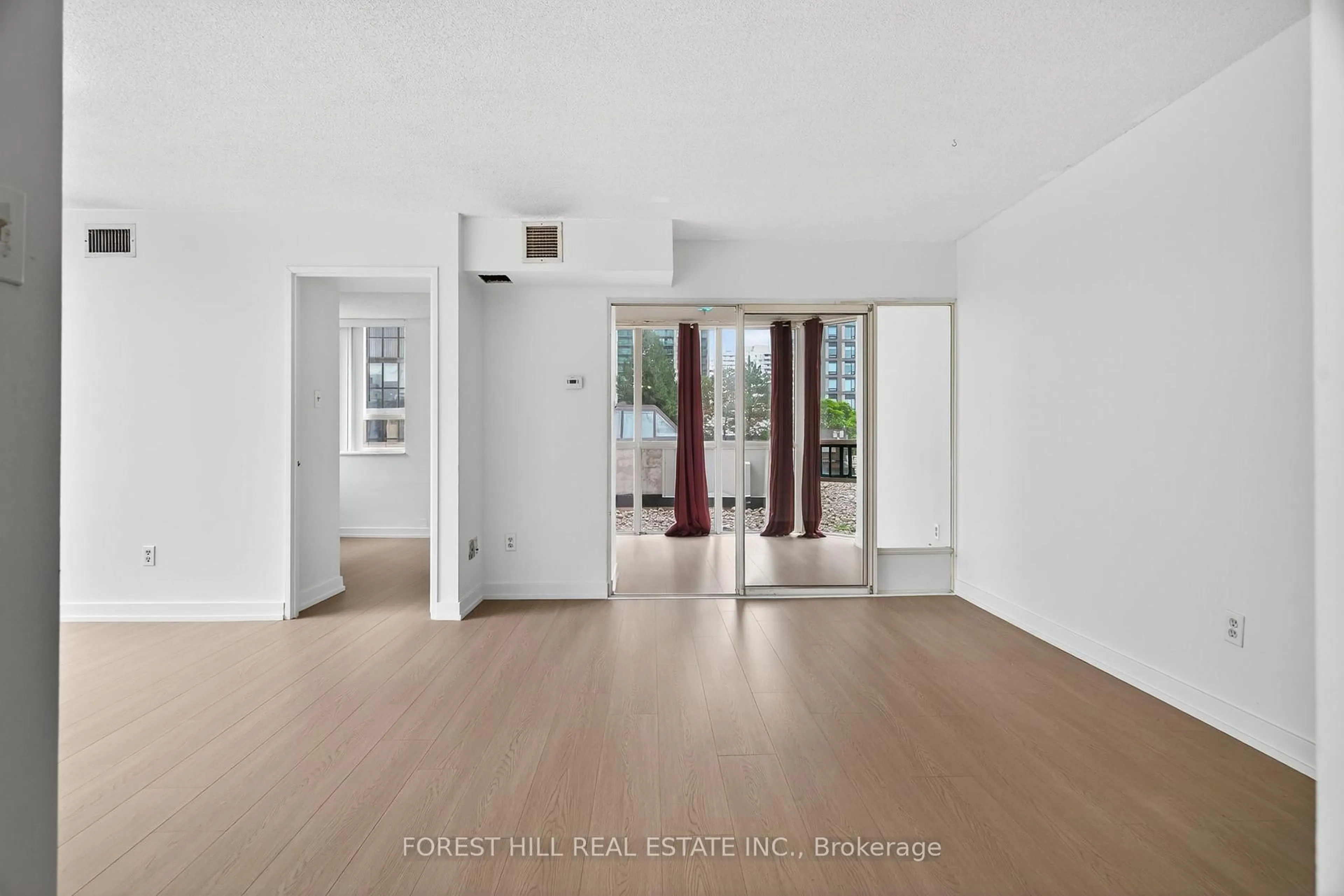 Indoor entryway for 285 Enfield Pl #210, Mississauga Ontario L5B 3Y6