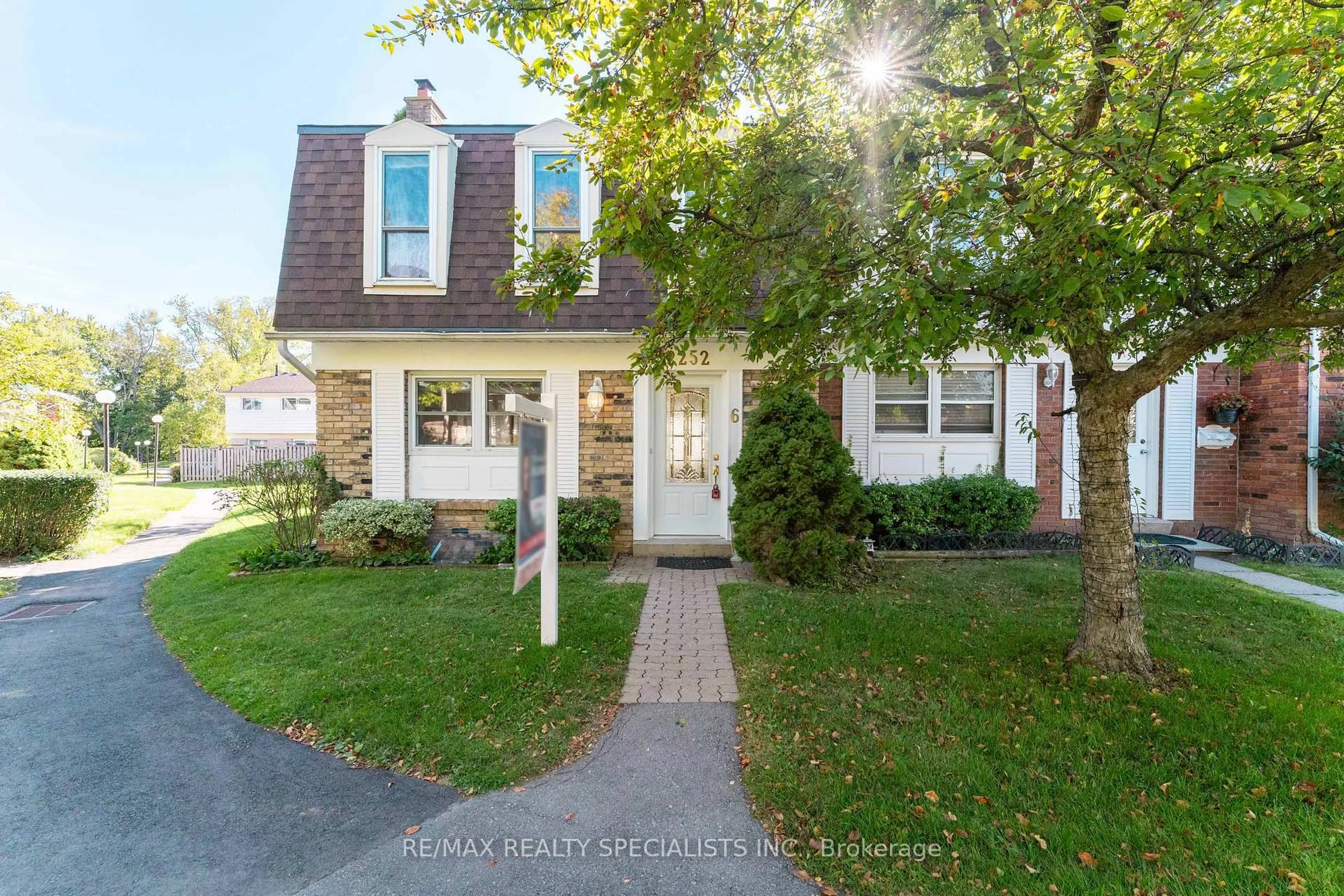 Unknown for 2252 Upper Middle Rd #6, Burlington Ontario L7P 2Z9