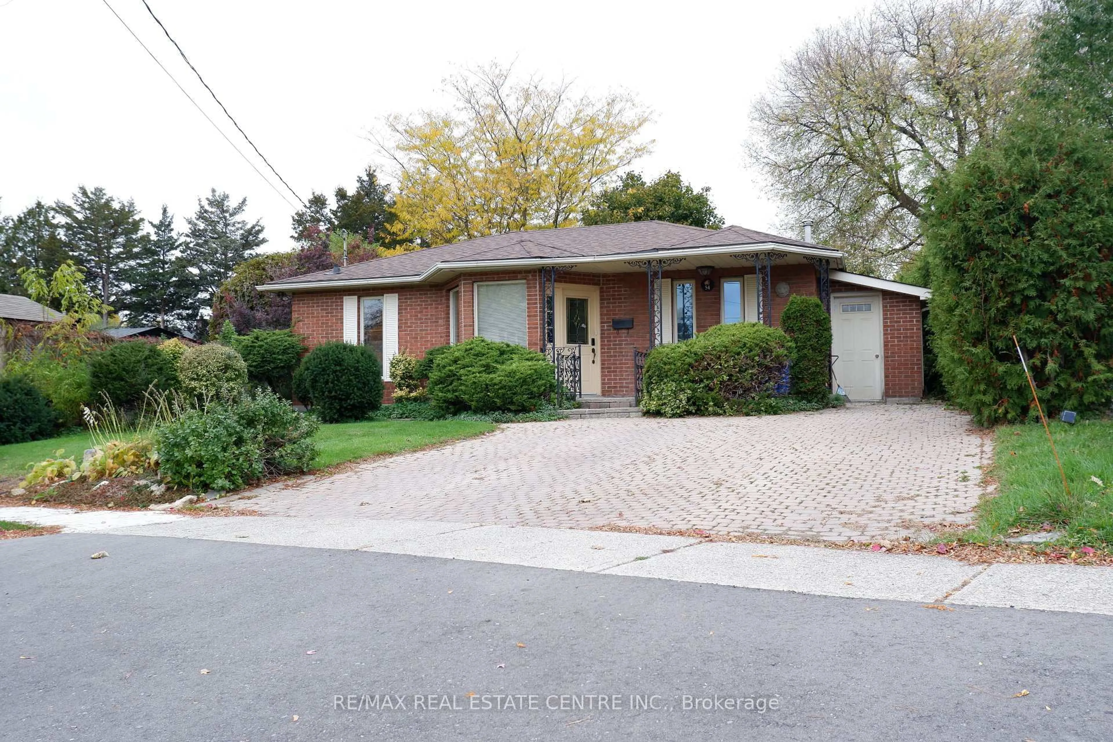 Home with brick exterior material, street for 54 Moultrey Cres, Halton Hills Ontario L7G 4N5