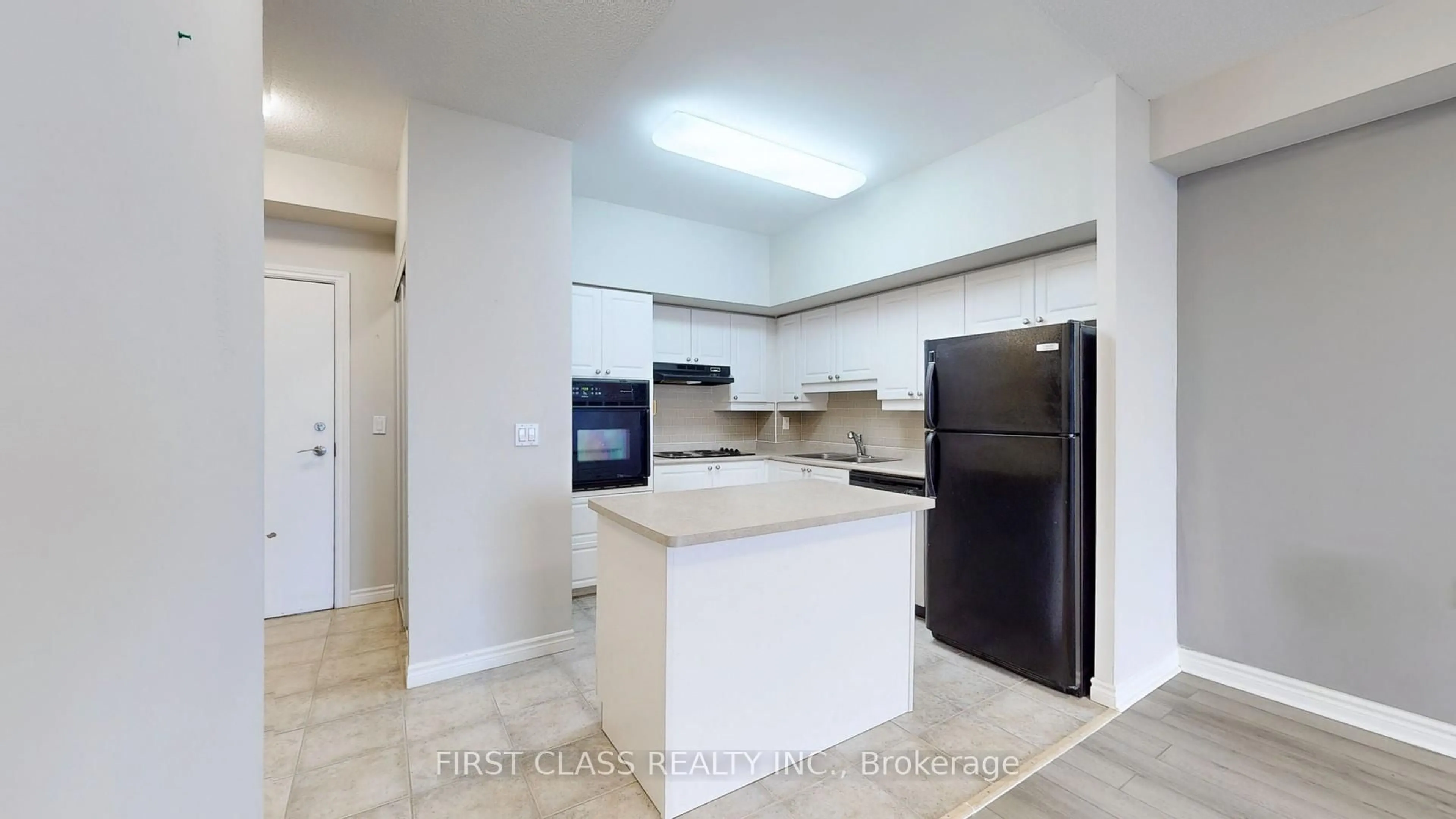 Standard kitchen, ceramic/tile floor for 810 Scollard Crt #1201, Mississauga Ontario L5V 0A4