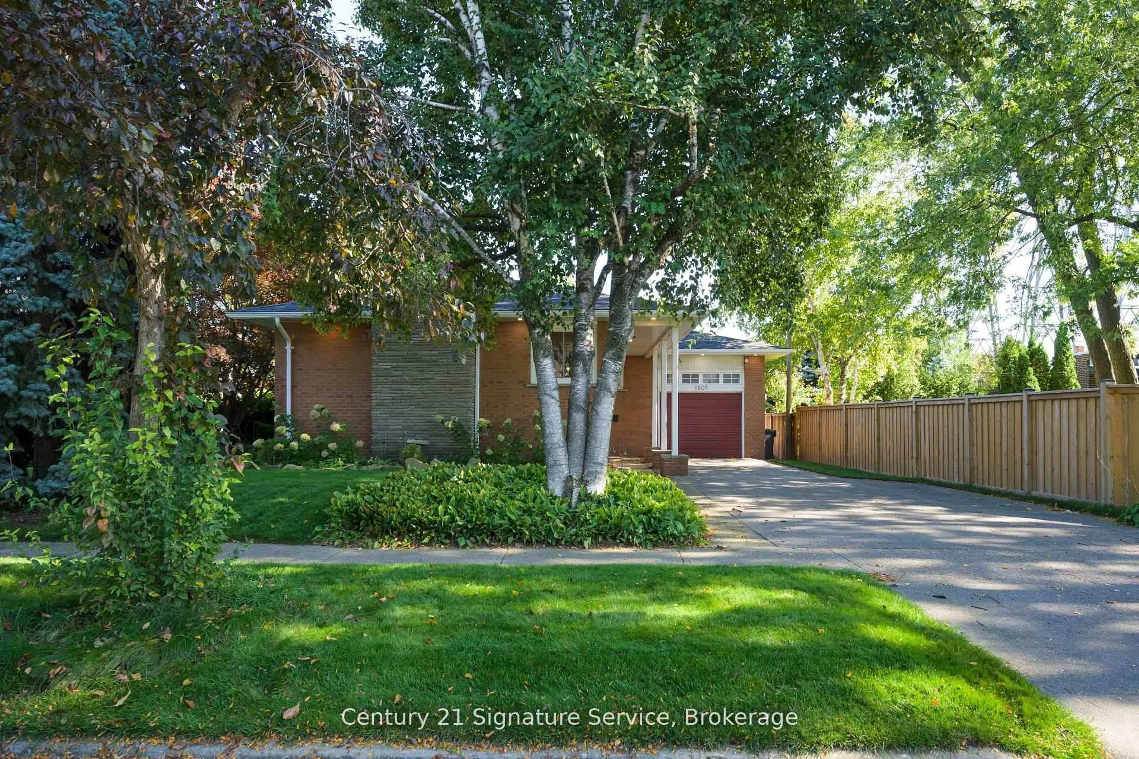 Unknown for 1602 Carletta Dr, Mississauga Ontario L4X 1E5