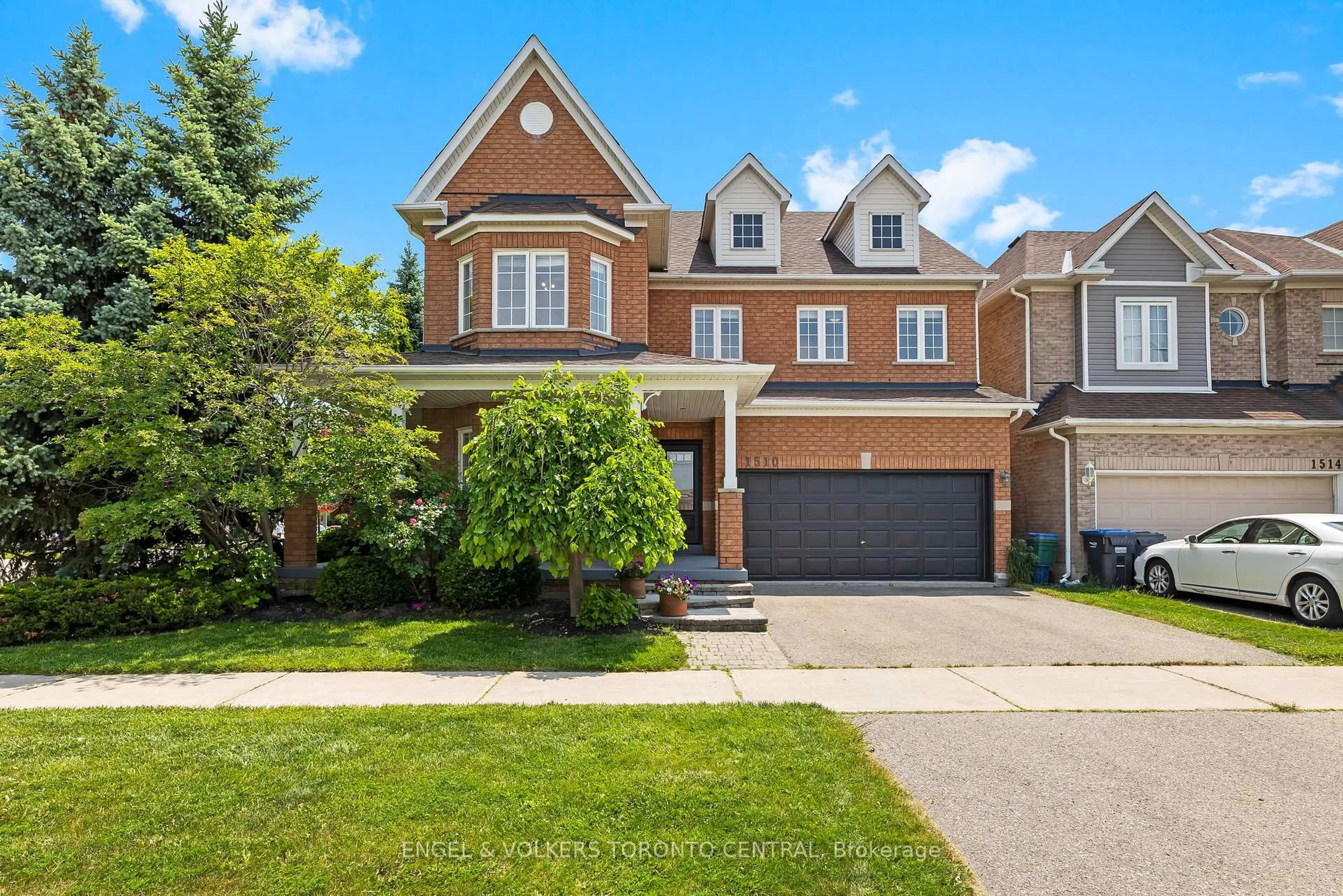 Home with brick exterior material, street for 1510 Samuelson Circ, Mississauga Ontario L5N 8A2