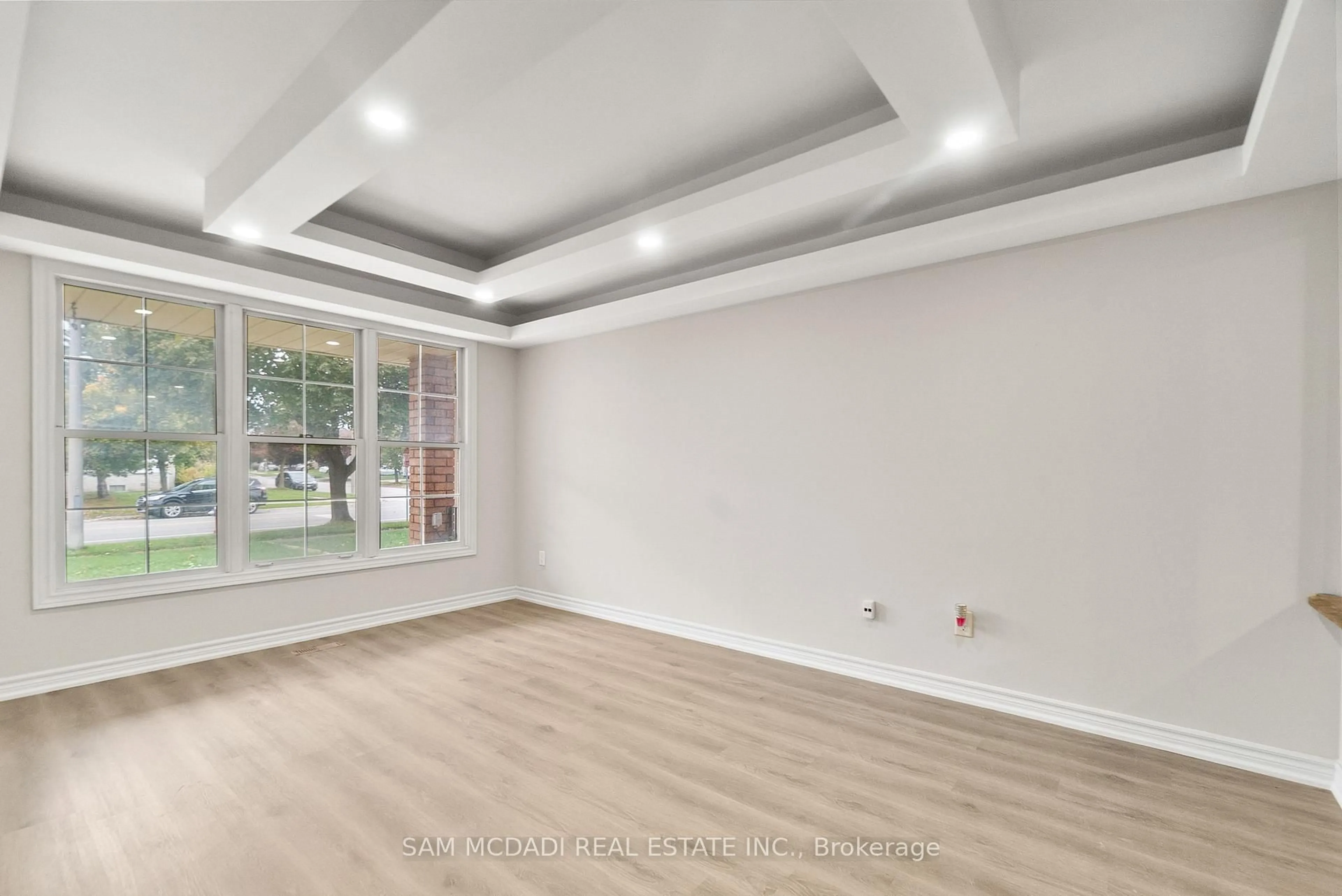 A pic of a room for 149 Sunforest Dr, Brampton Ontario L6Z 4B7