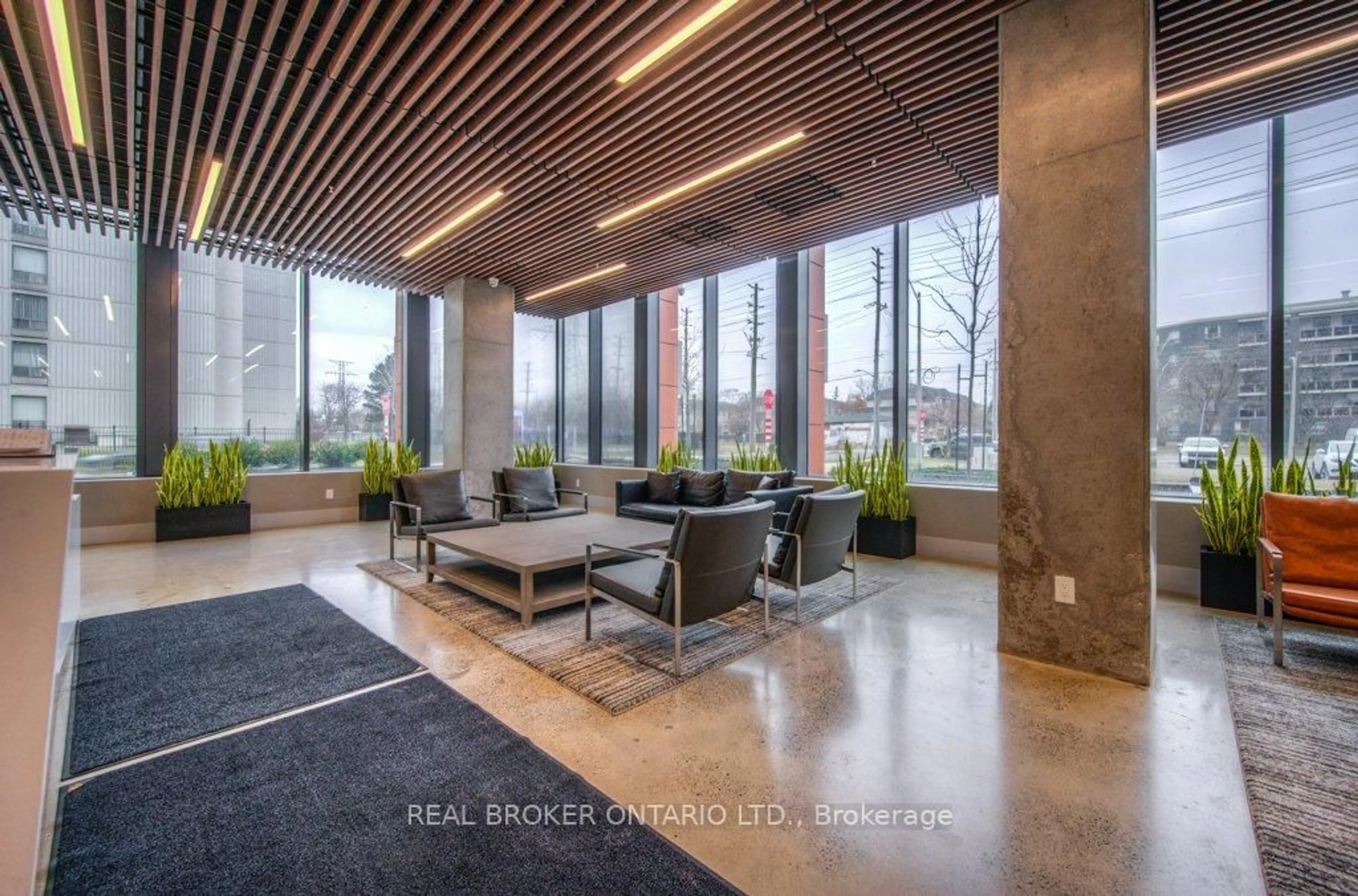 Indoor foyer for 500 Brock Ave #705, Burlington Ontario L7S 0A5