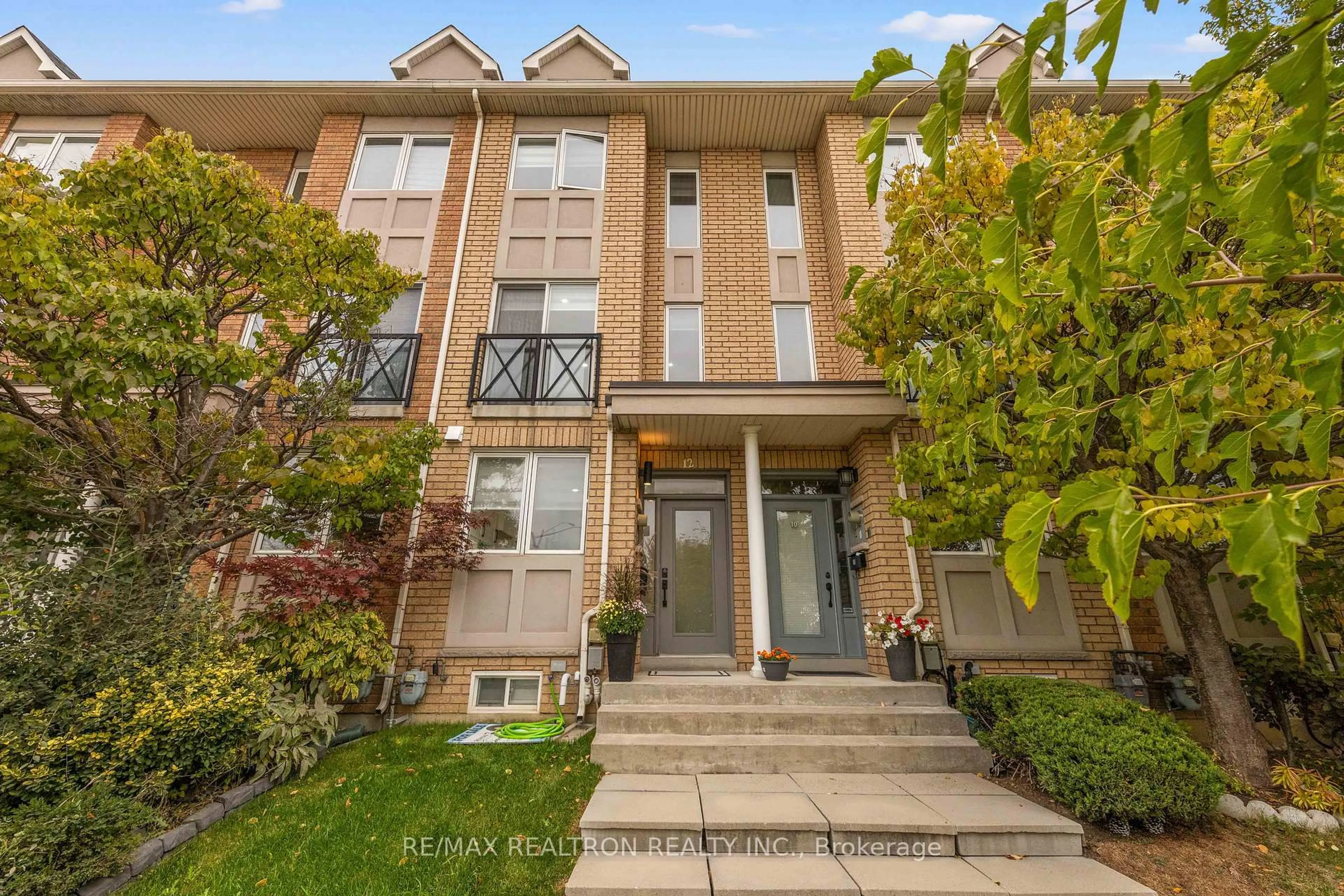 Unknown for 12 Market Garden Mews, Toronto Ontario M8Z 0A5